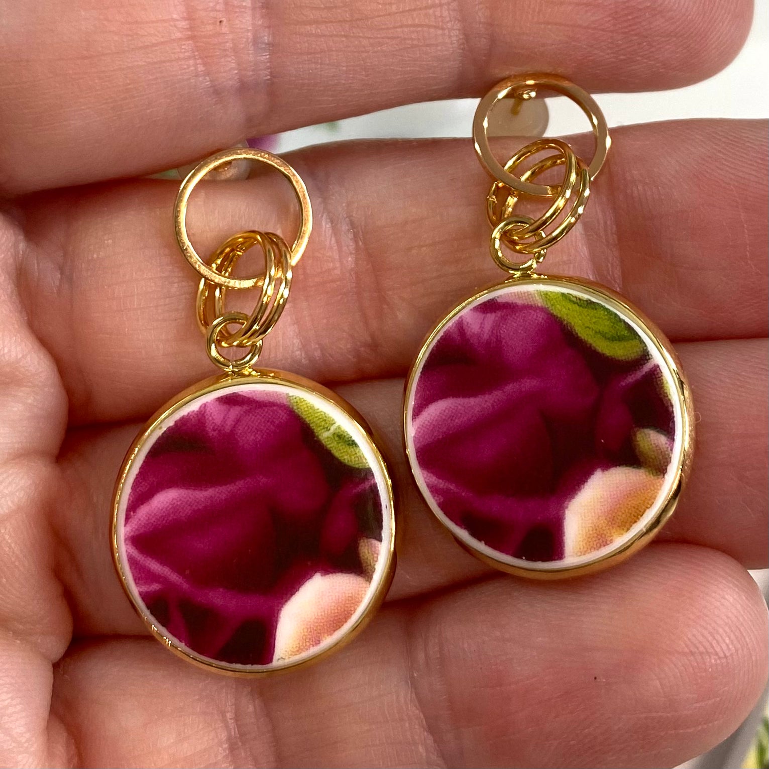 1962 Royal Albert ‘Old Country Roses’ Stud Dangly Earrings YG