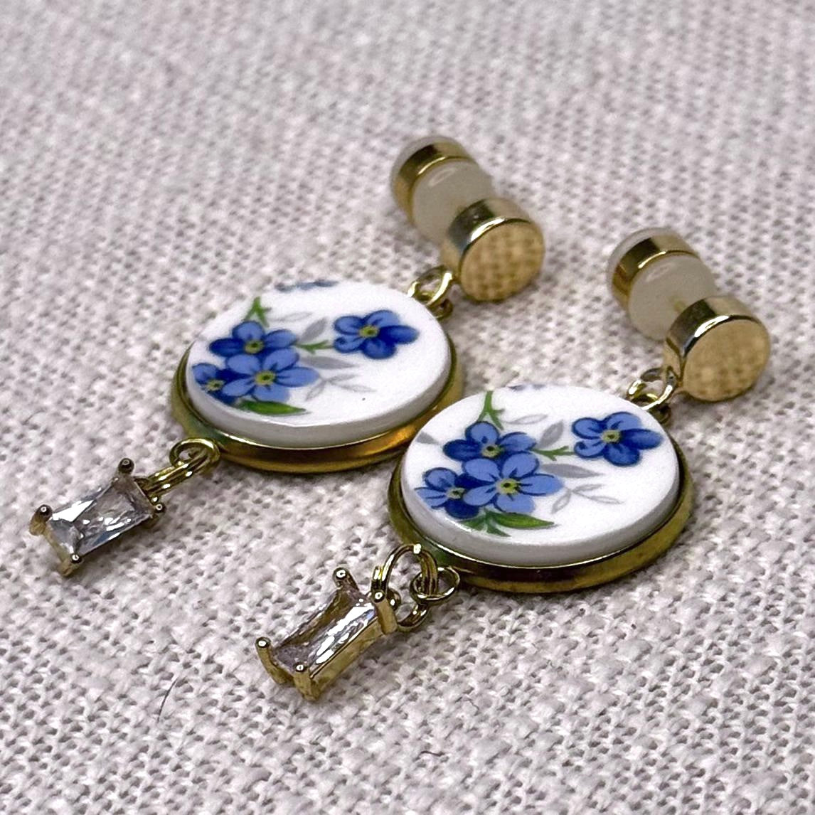 1950’s Queen Anne ‘Sonata’ Stud Dangly Earrings Clear Charm M