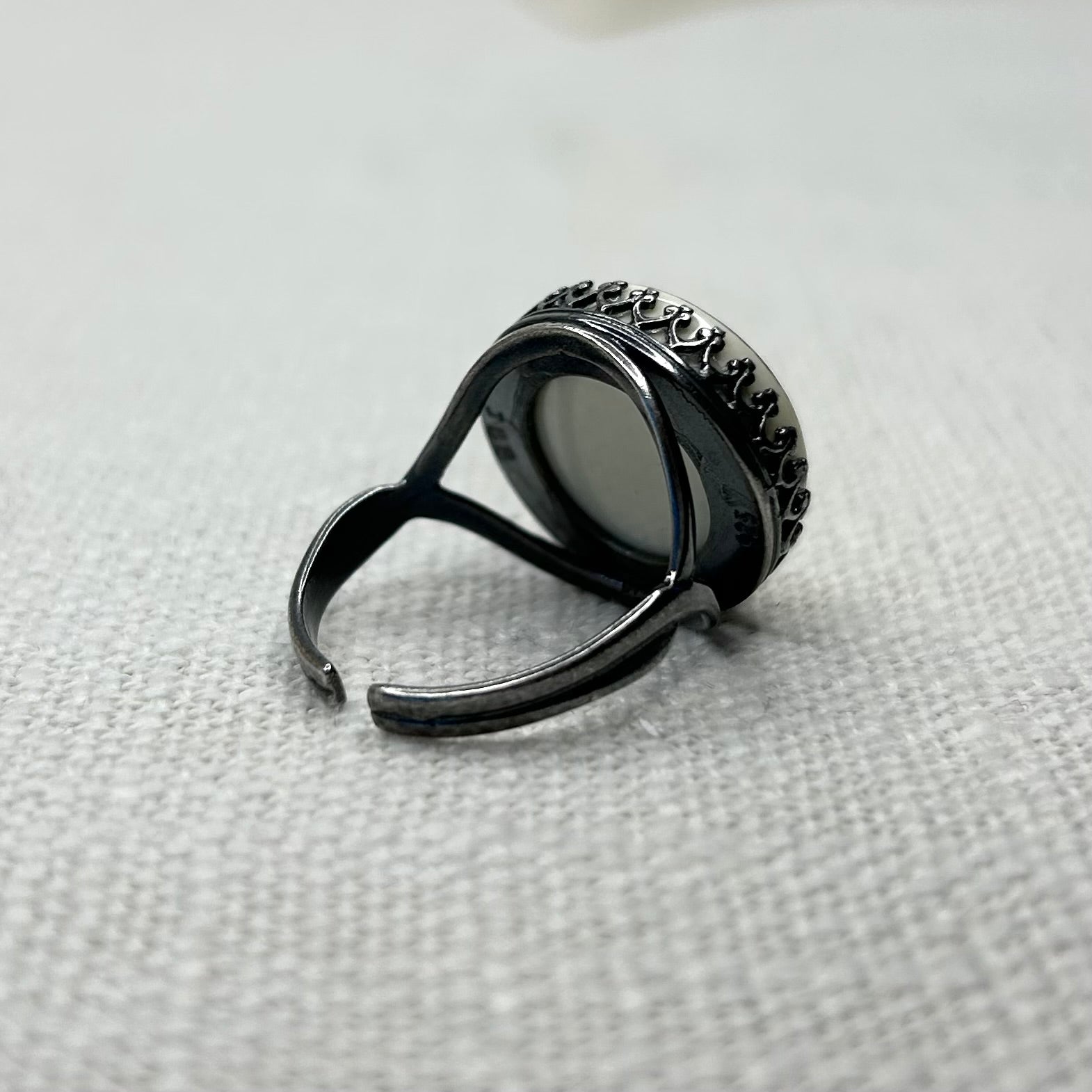 1980’s Sterling Silver Churchill ‘Midnight Willow’ Adjustable Ring GM