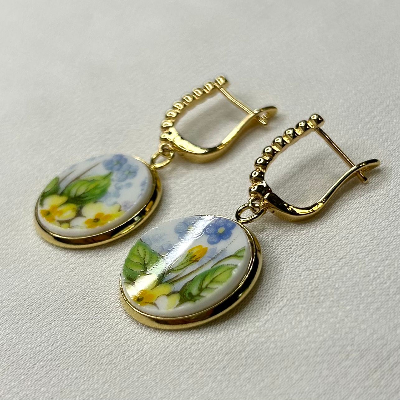 *1925-45 Shelley ‘Primrose Chintz’ Leverback Dangly Earrings YM