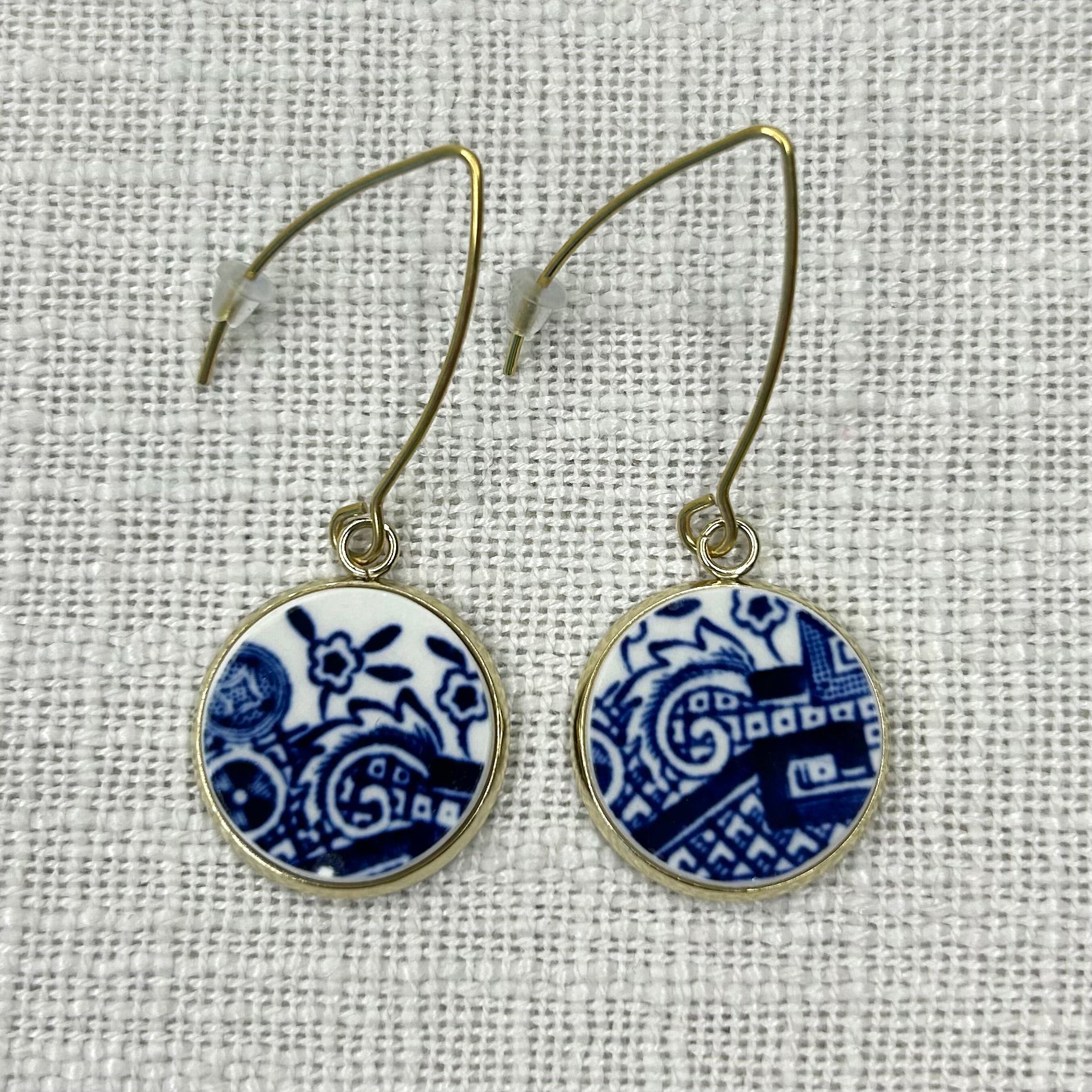 1960/70’s Churchill ‘Blue Willow’ Hooks Dangly Earrings Y