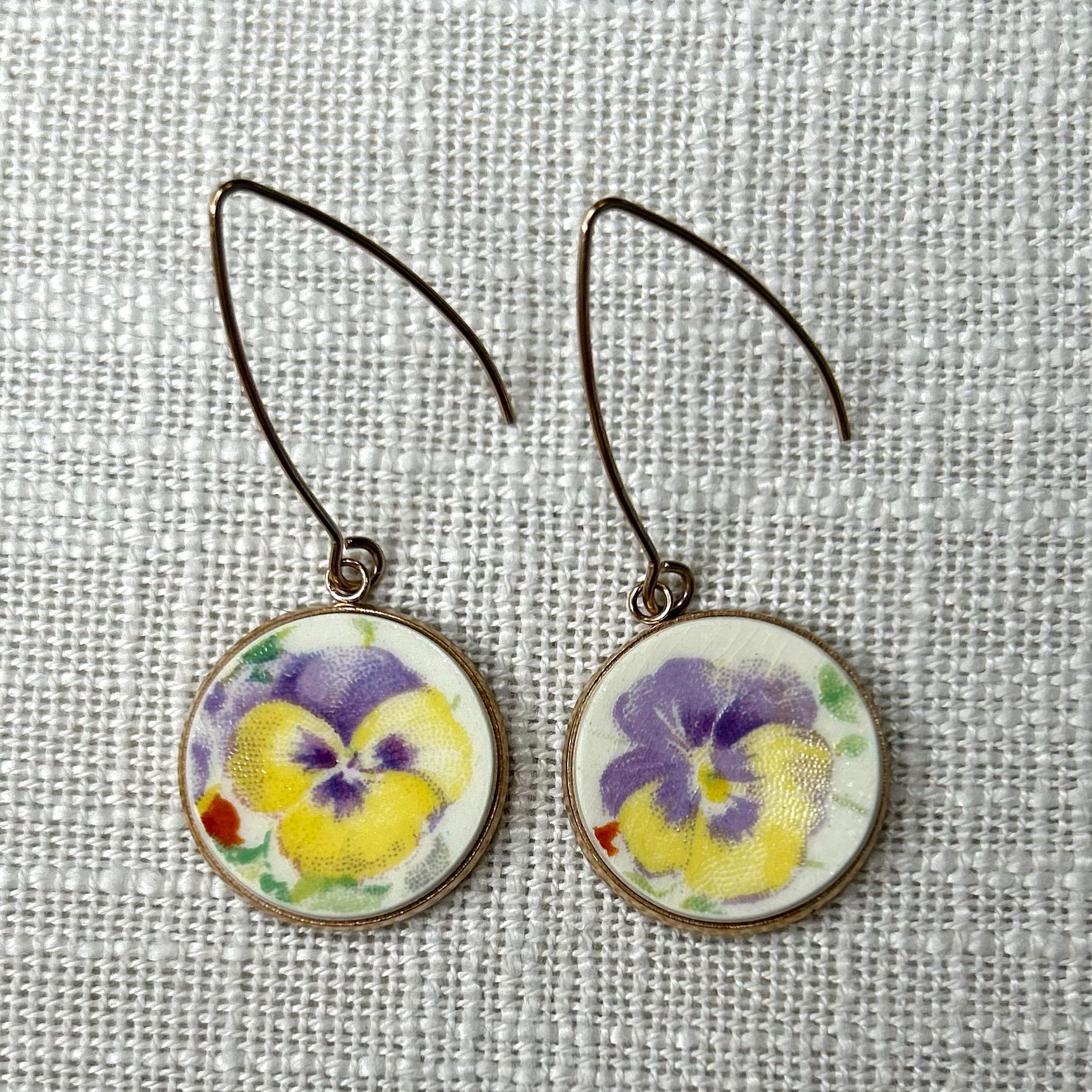 1937 Royal Doulton ‘Wild Pansy’ Hooks Dangly Earrings RM