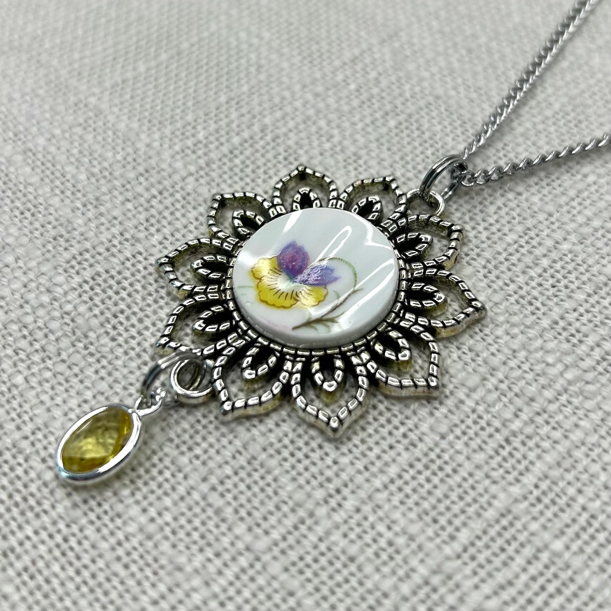 1940’s Shelley Pendant Necklace
