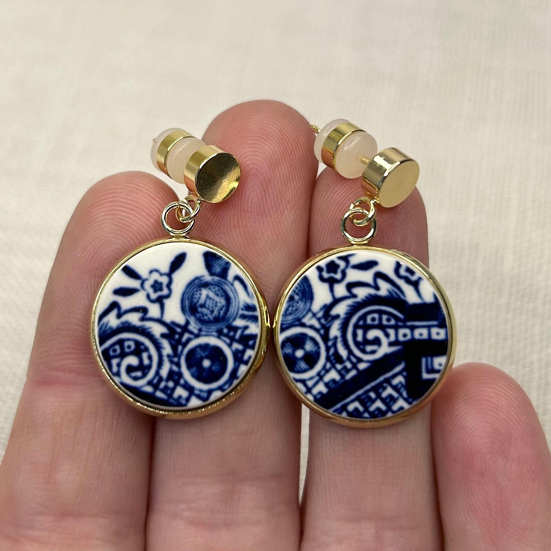 1960/70’s Churchill ‘Blue Willow’ Stud Dangly Earrings Y