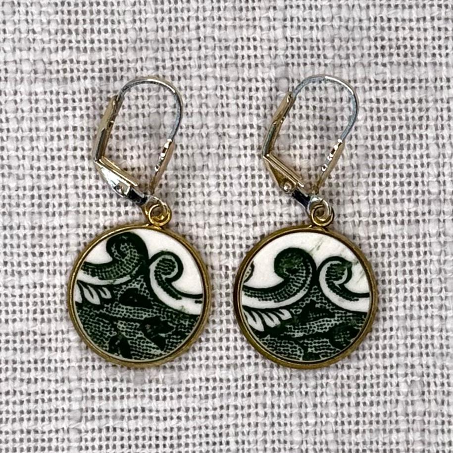 1960’s English Ironstone Leverback Dangly Earrings Y