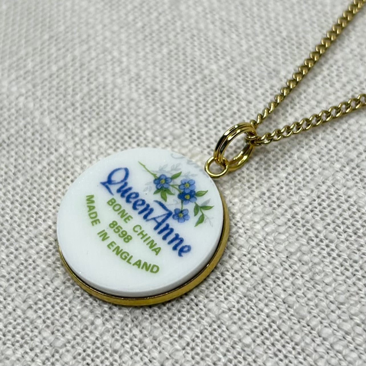 1950’s Queen Anne Backstamp Pendant Necklace Y