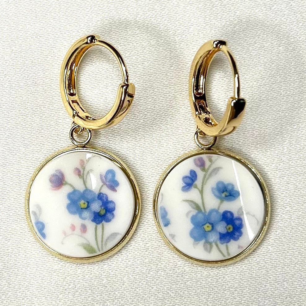 1965 Royal Albert ‘Memory Lane’ Huggies Dangly Earrings Y