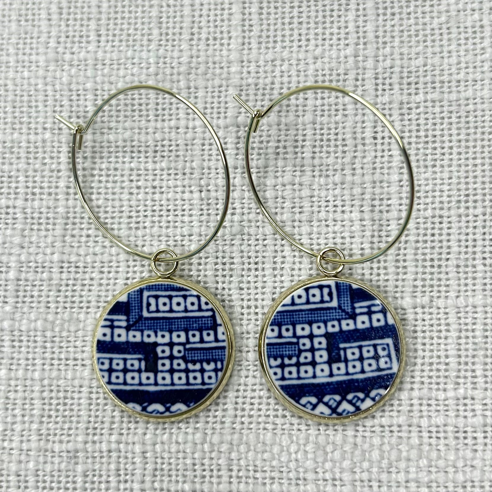 1960/70’s Churchill ‘Blue Willow’ Hoops Dangly Earrings Y