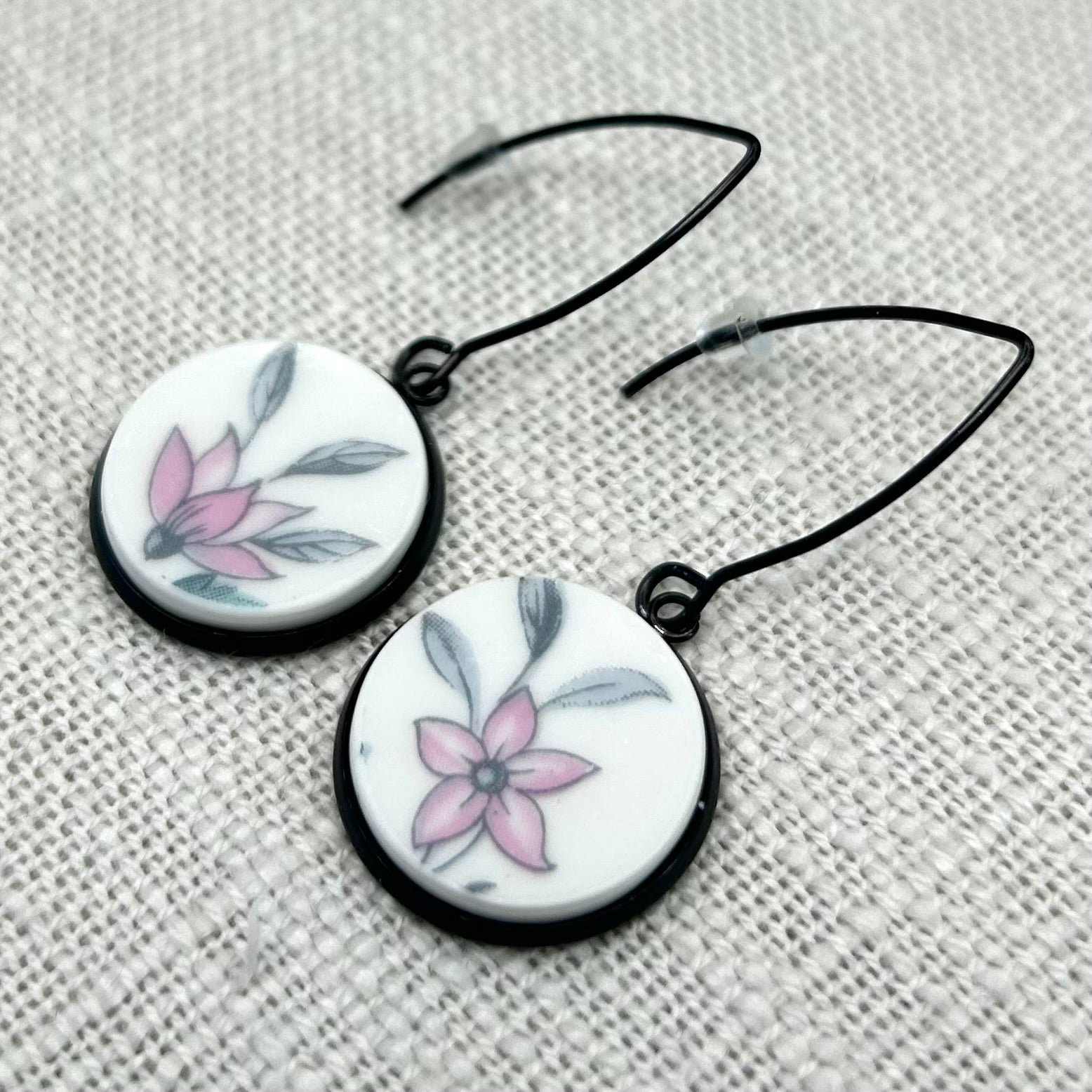 1950’s Duchess China Hooks Dangly Earrings B