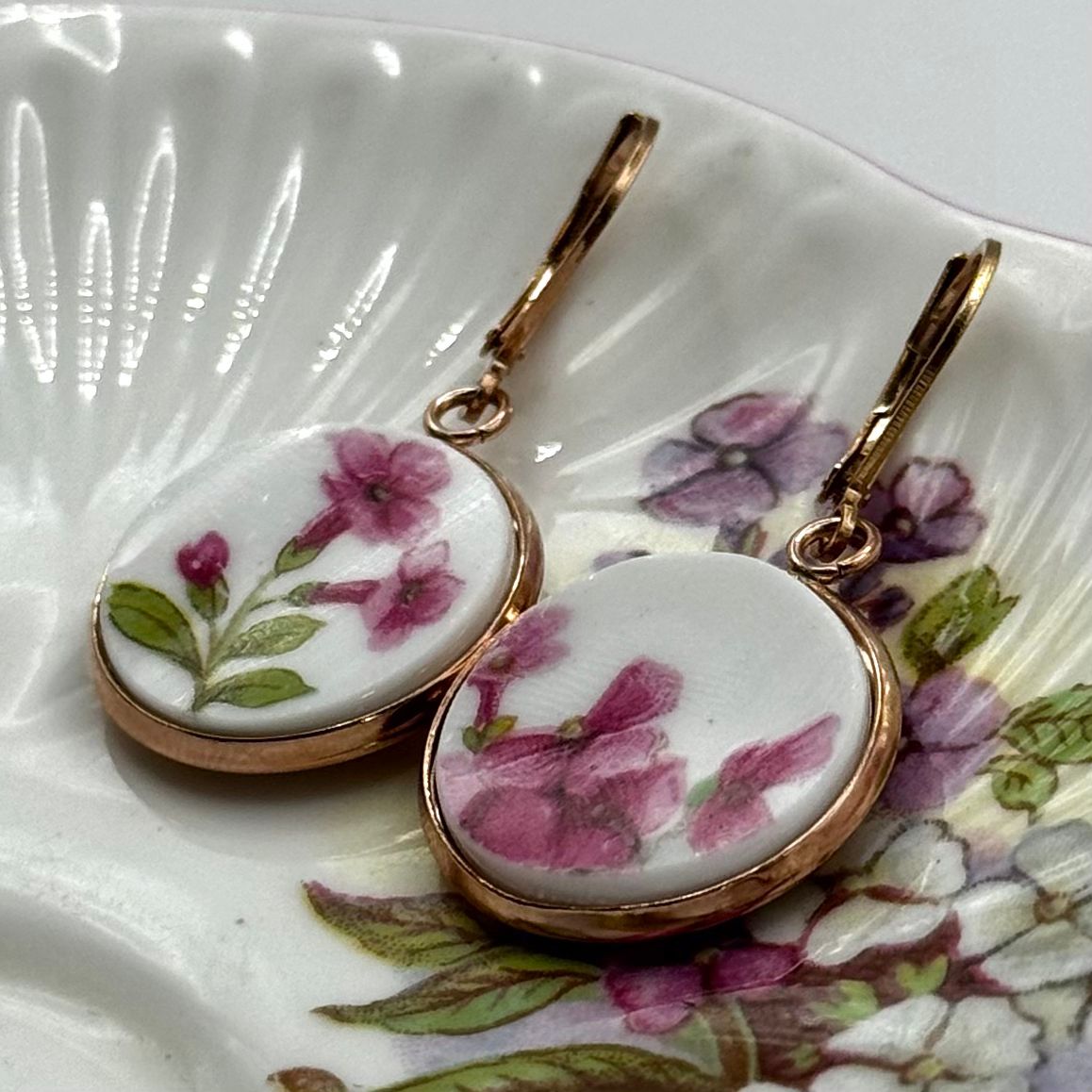 1945-66 Shelley Stocks Rose Gold Huggies Broken China Earrings