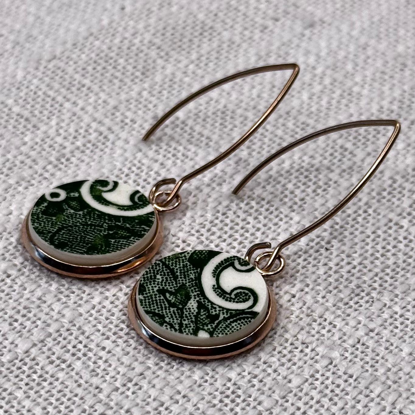 1960’s English Ironstone Hooks Dangly Earrings R