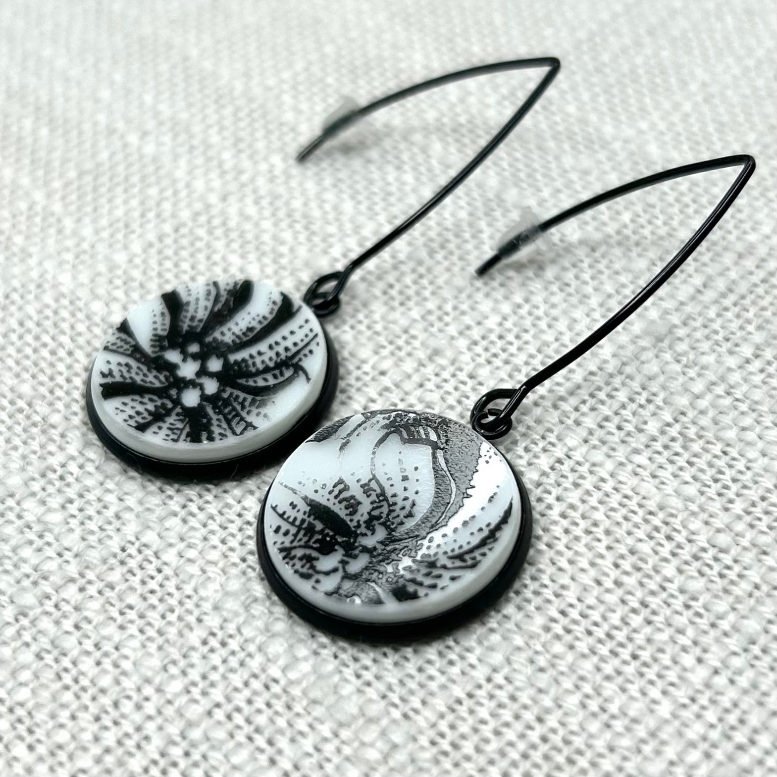 1960’s Westminster China Hooks Dangly Earrings B