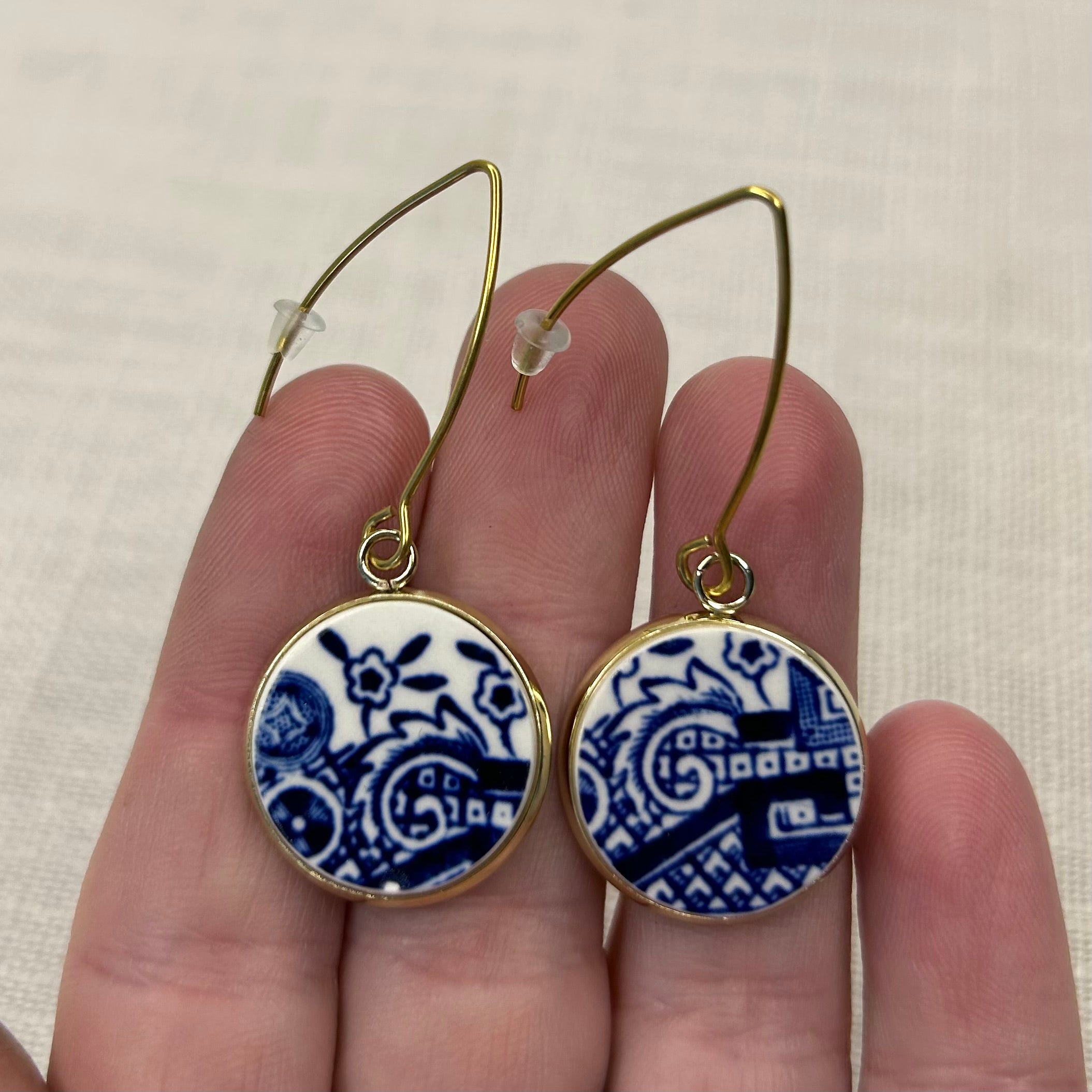 1960/70’s Churchill ‘Blue Willow’ Hooks Dangly Earrings Y