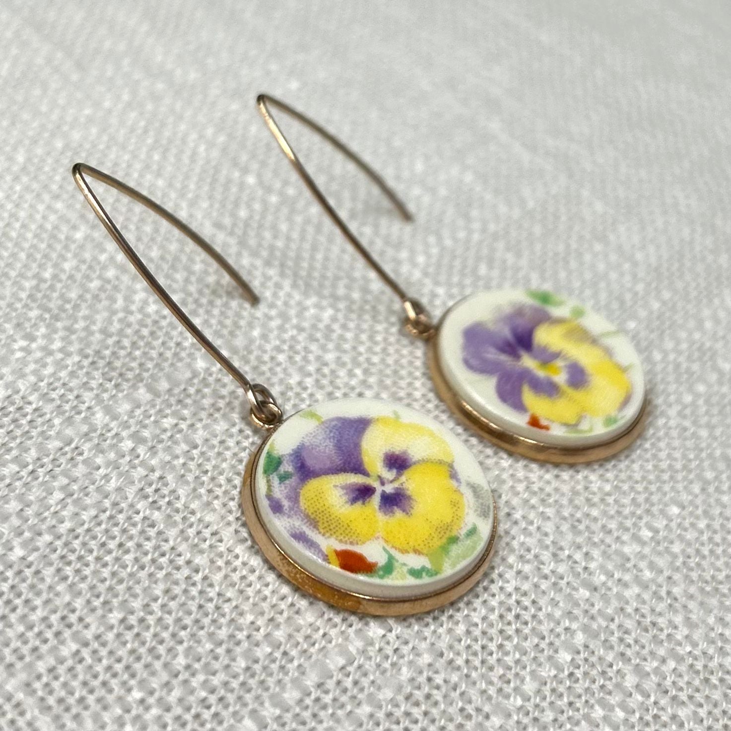 *1937 Royal Doulton ‘Wild Pansy’ Hooks Dangly Earrings RM