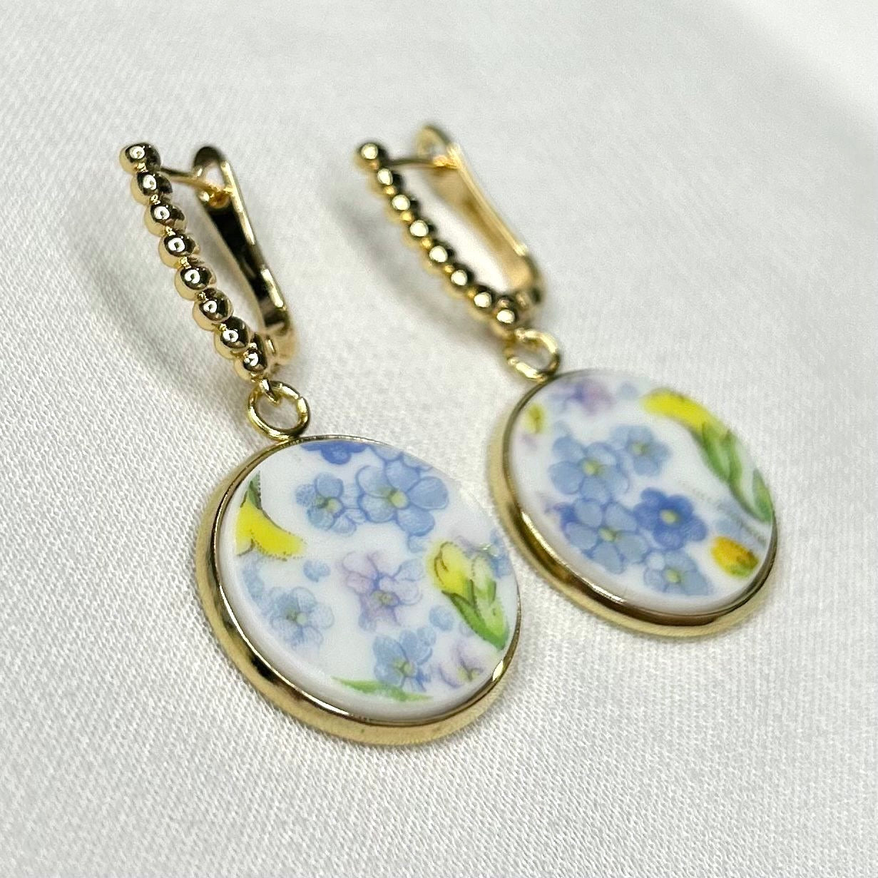 1925-45 Shelley ‘Primrose Chintz’ Leverback Dangly Earrings YM