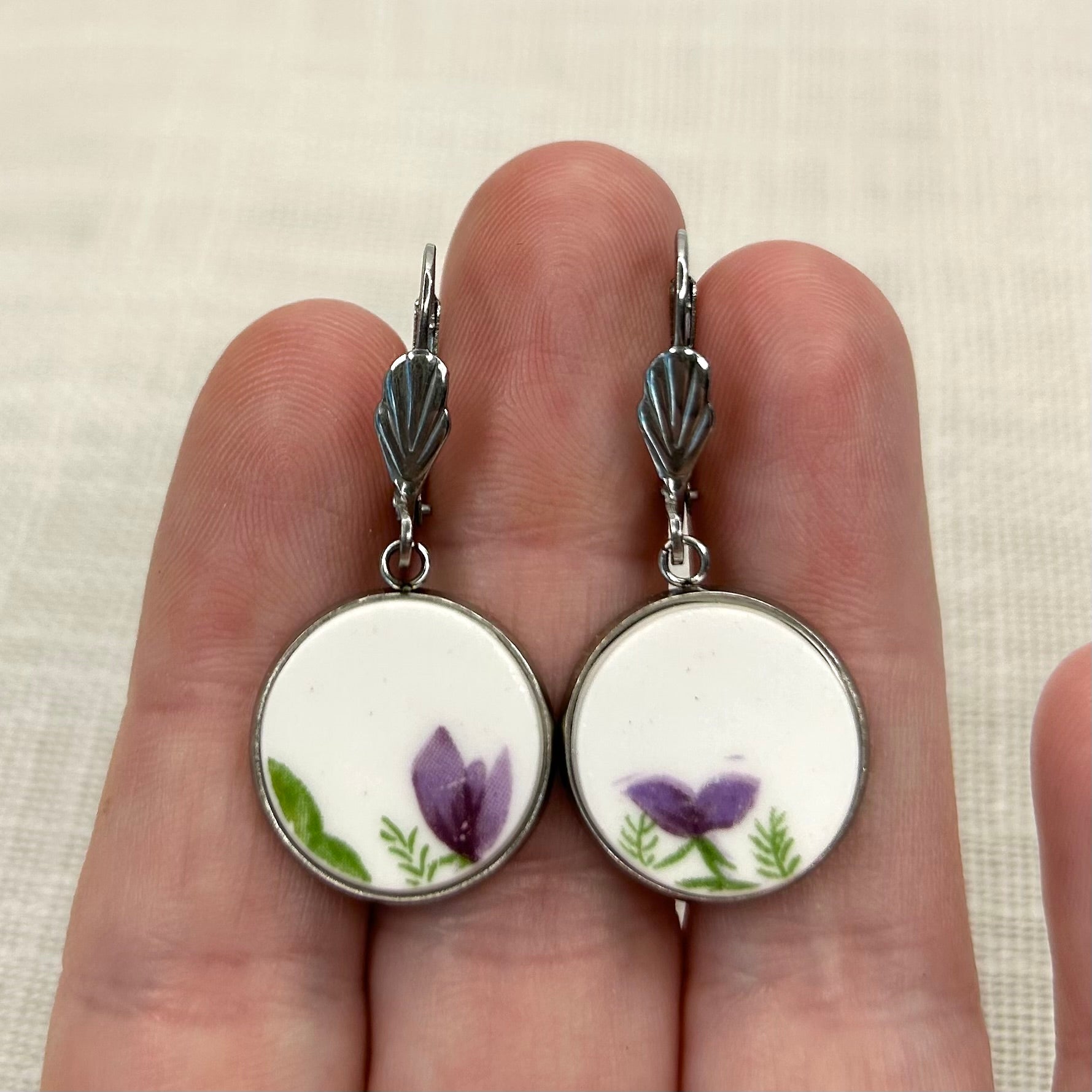 1950’s Queen Anne Leverback Dangly Earrings S