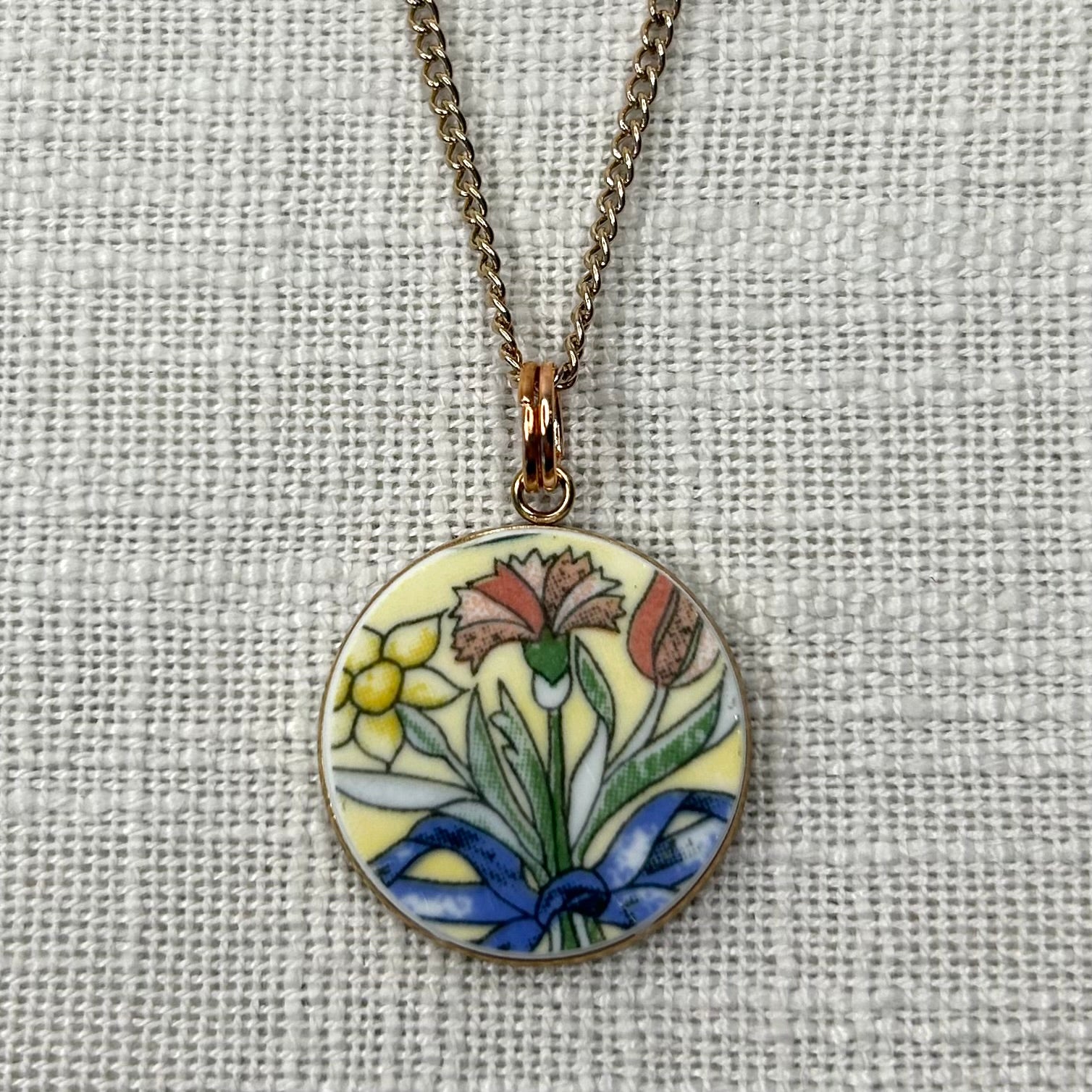 Royal Doulton Pendant Necklace R