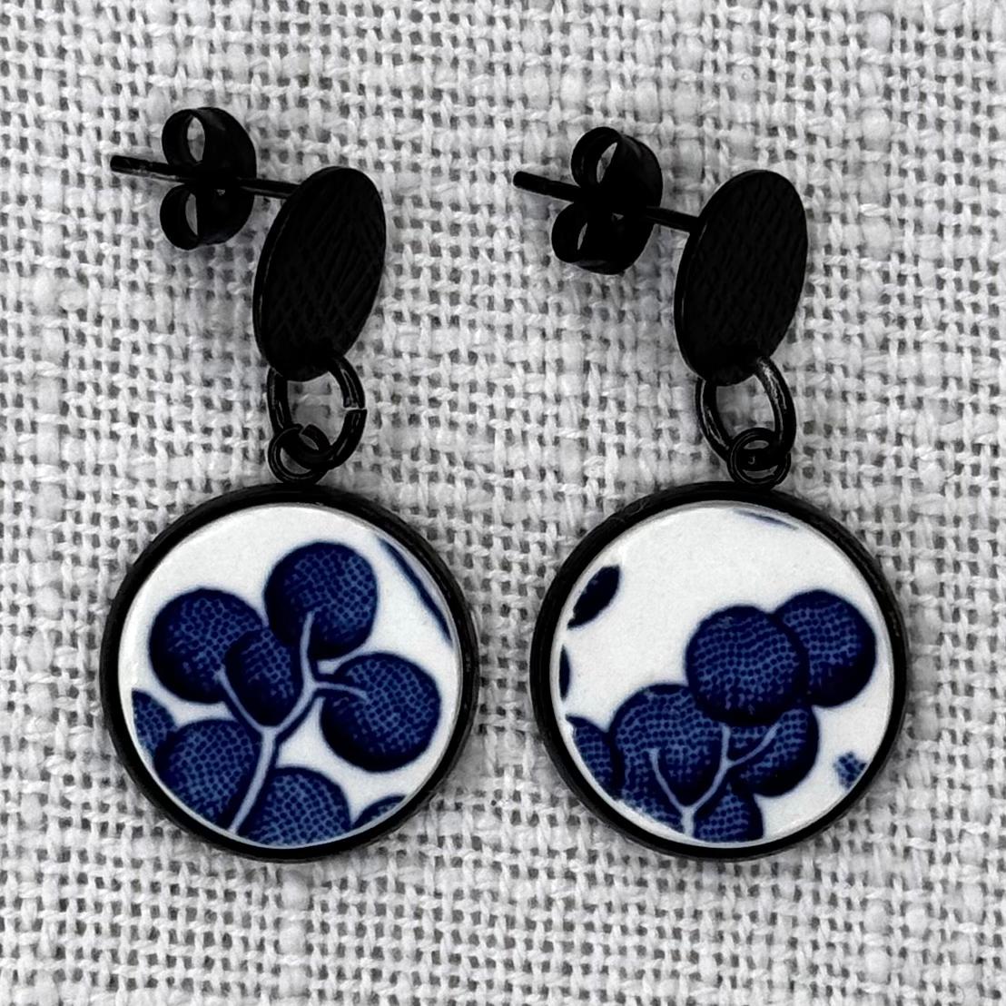 1960’s Churchill ‘Blue Willow’ Stud Dangly Earrings B