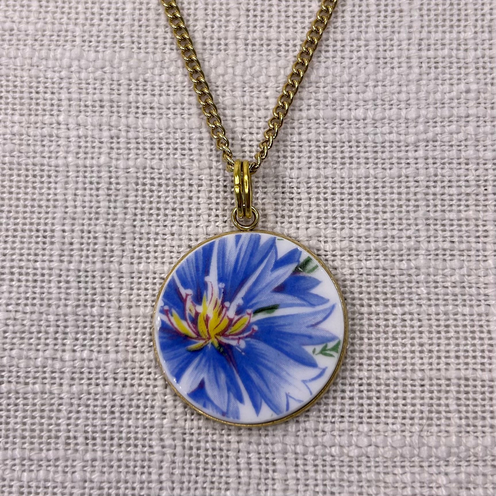 1950’s Royal Standard Pendant Necklace Y