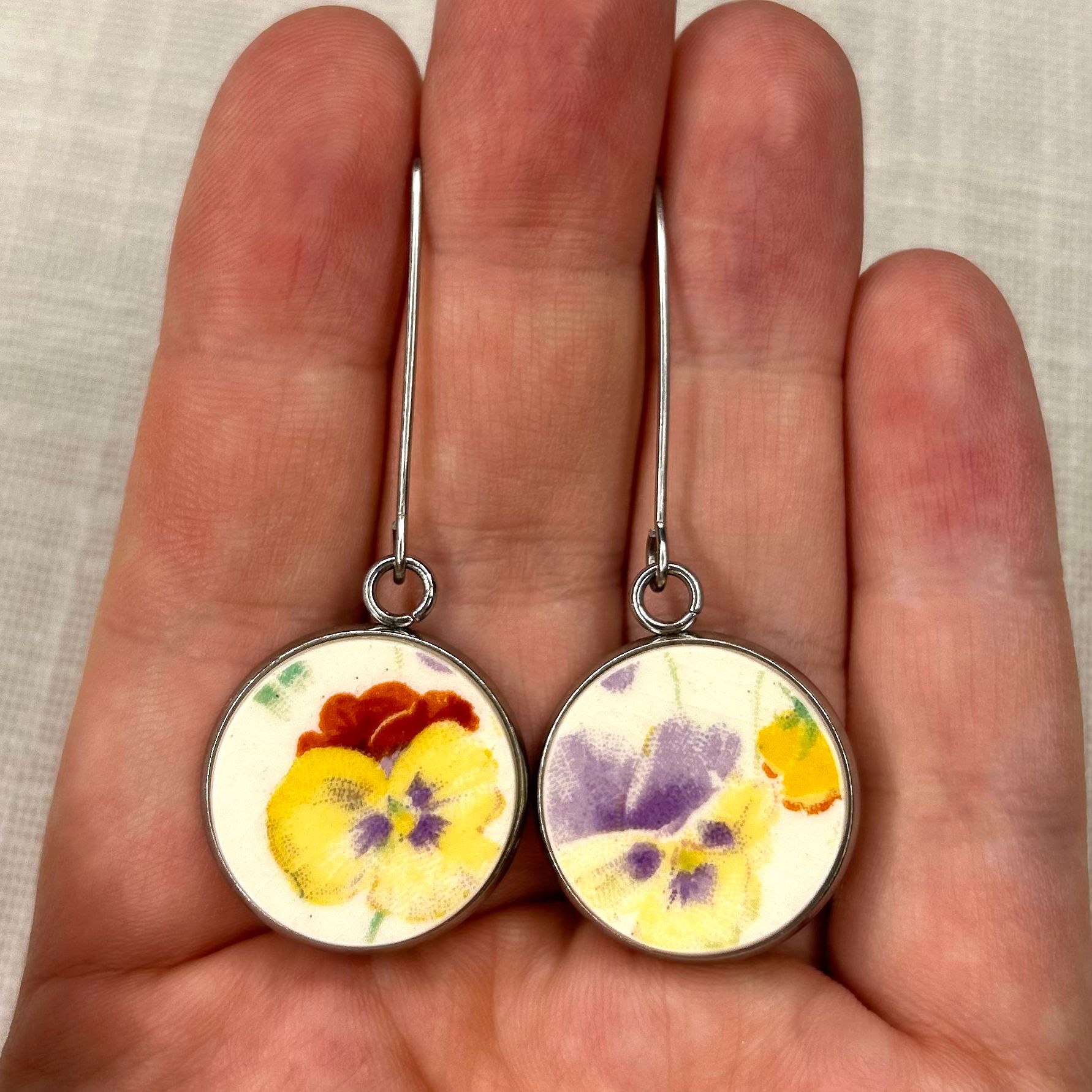 1937 Royal Doulton ‘Wild Pansy’ Hooks Dangly Earrings SM