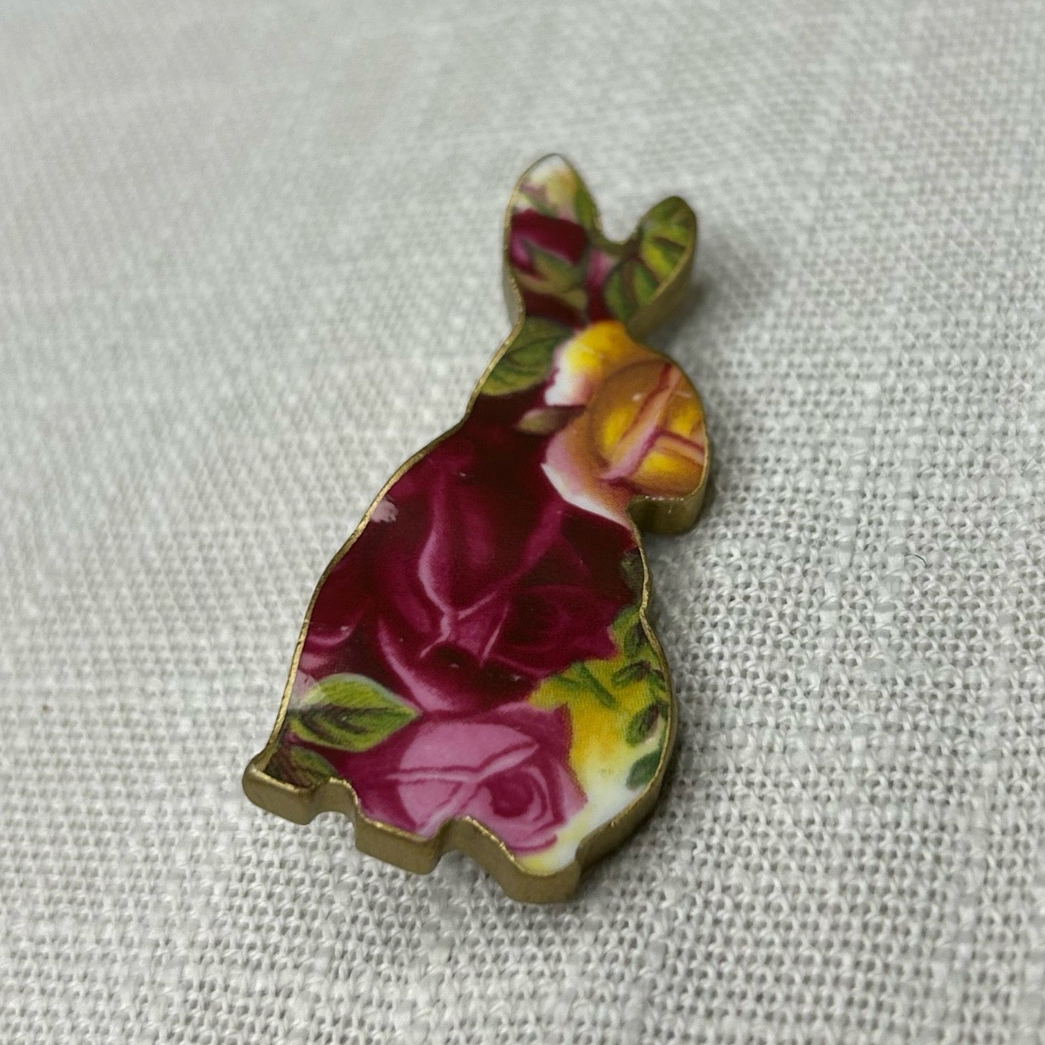 *1962 Royal Albert’ Old Country Roses’ Bunny Brooch M