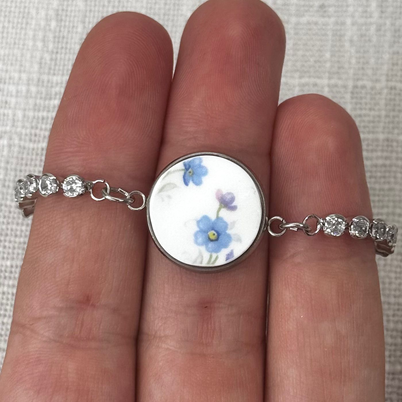 1965 Royal Albert ‘Memory Lane’ Adjustable Bracelet P