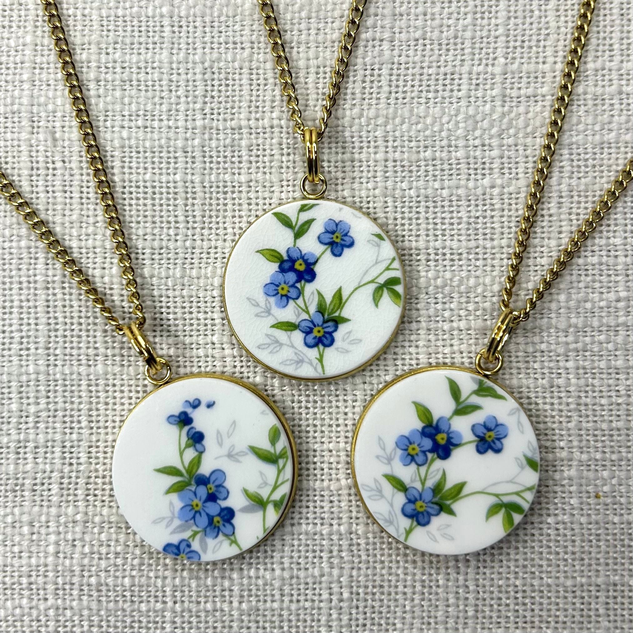 1950’s Queen Anne ‘Sonata’ Pendant Necklace Y