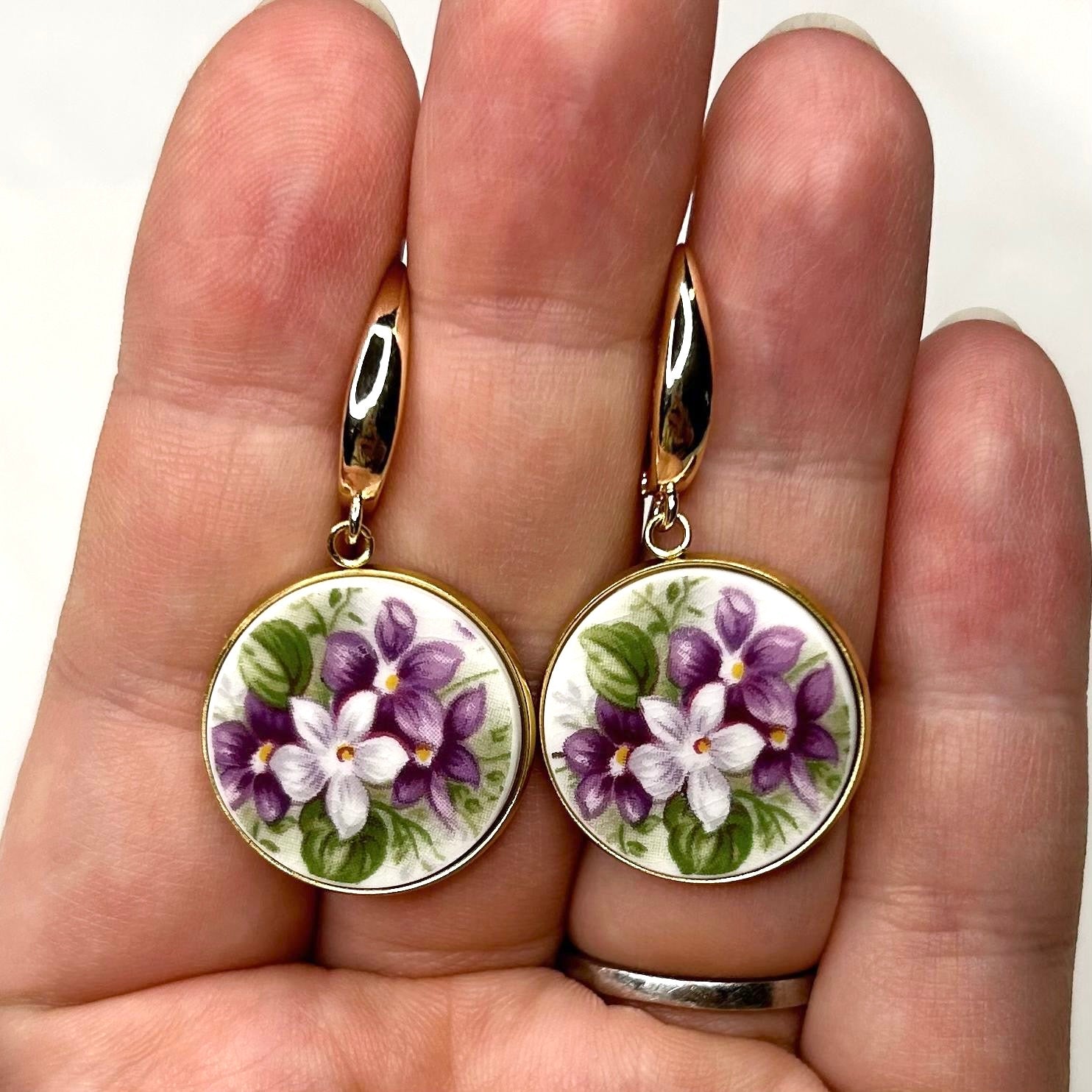 1966 Royal Albert ‘Sweet Violets’ Leverback Dangly Earrings Y