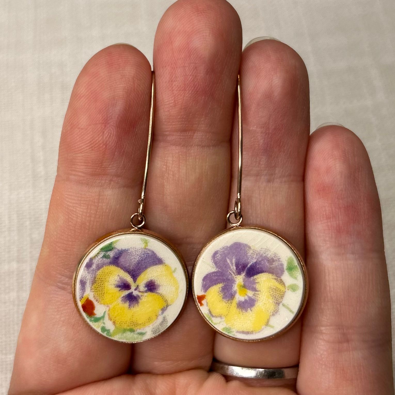 *1937 Royal Doulton ‘Wild Pansy’ Hooks Dangly Earrings RM