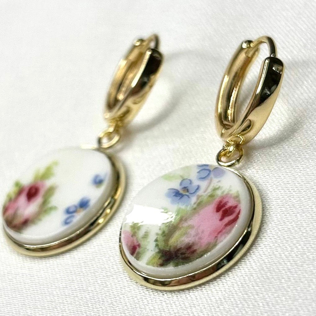 1947 Royal Albert ‘Moss Rose’ Huggies Dangly Earrings Y