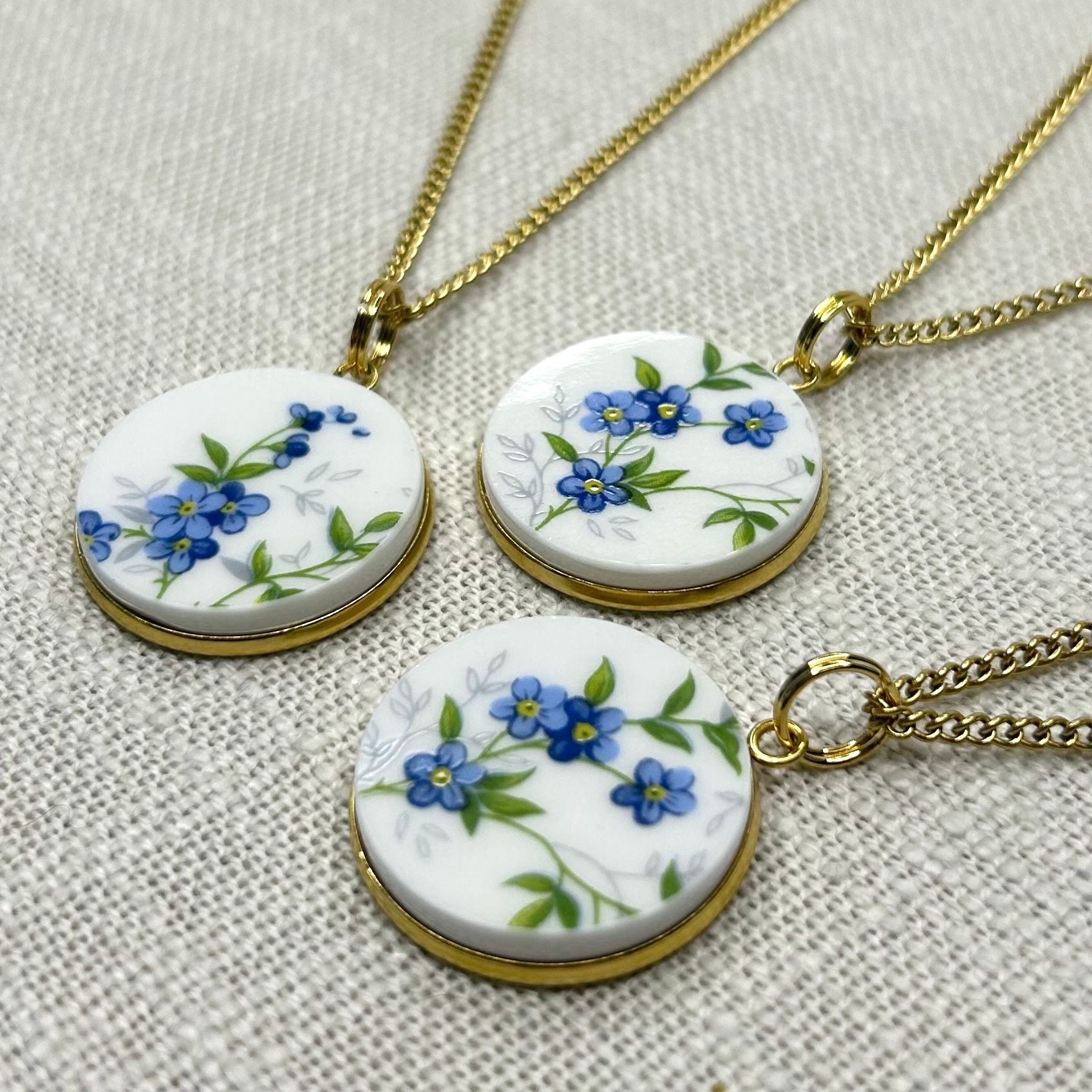 1950’s Queen Anne ‘Sonata’ Pendant Necklace Y