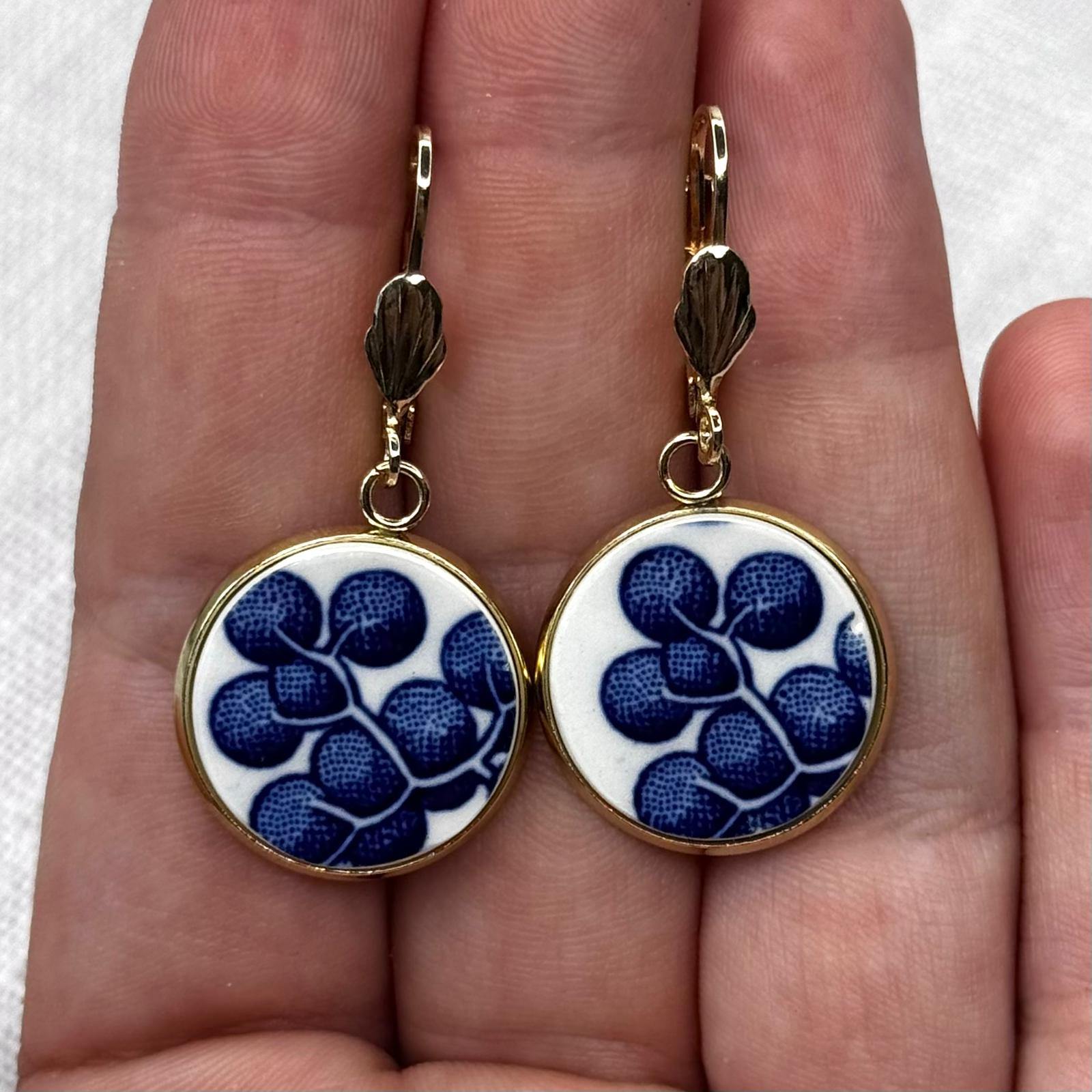 1960’s Churchill ‘Blue Willow’ Leverback Dangly Earrings Y