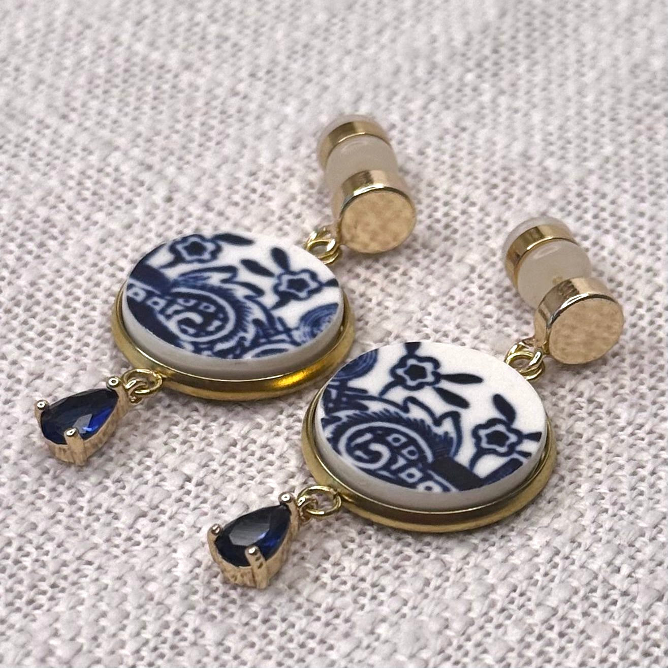 1960-70’s Churchill ‘Blue Willow’ Stud Dangly Earrings YG Blue Charm M