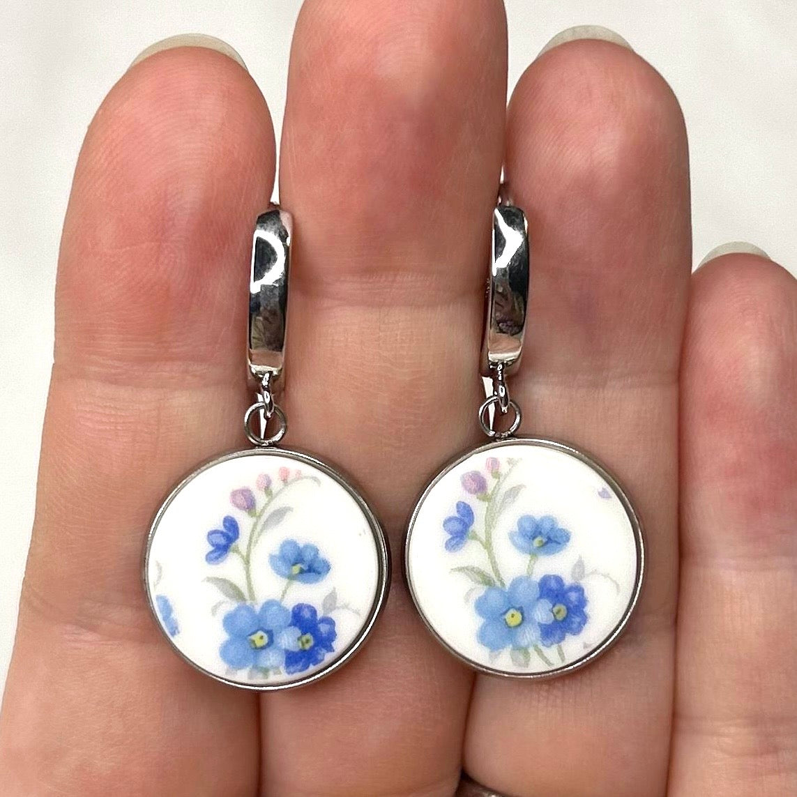 1965 Royal Albert ‘Memory Lane’ Huggies Dangly Earrings S