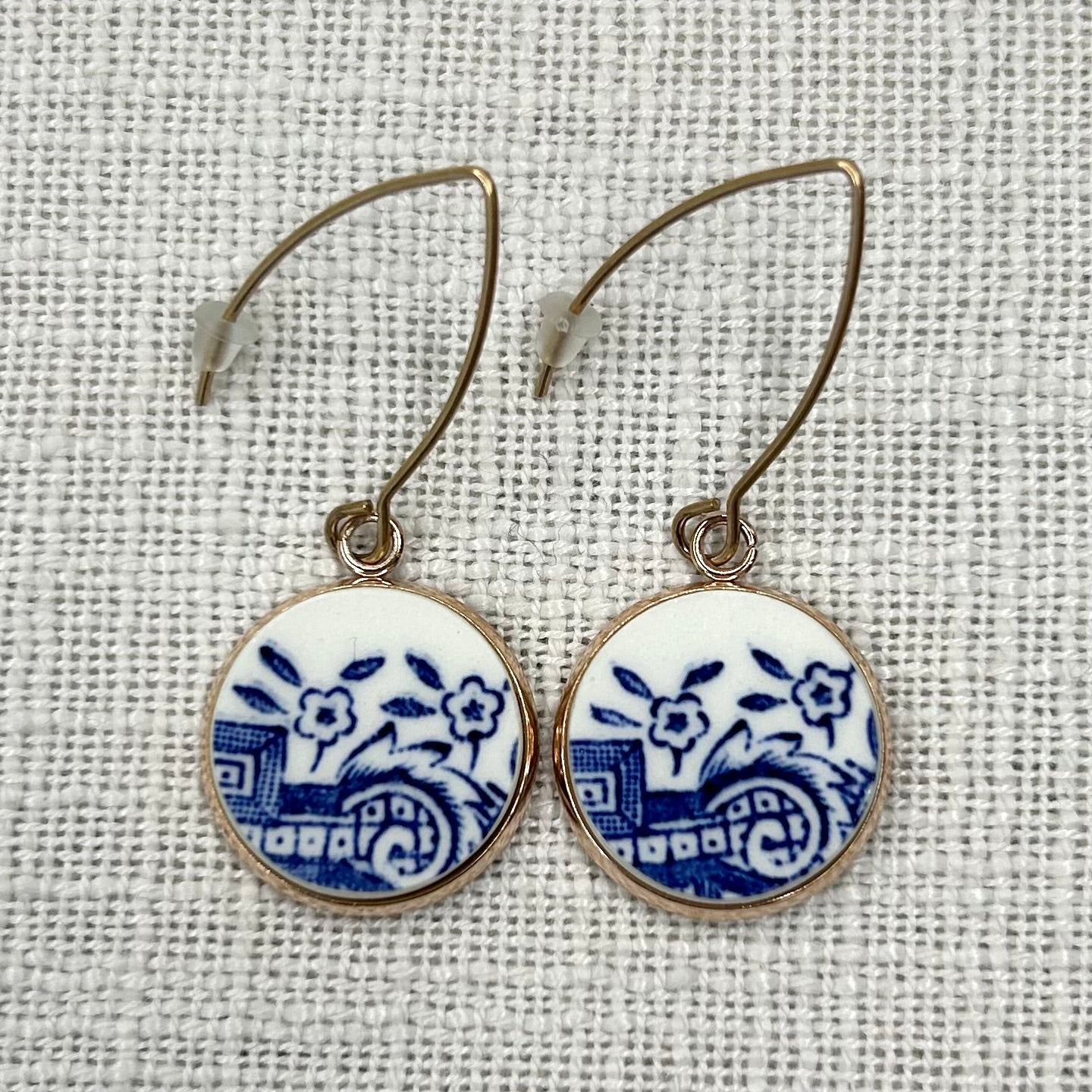 1960’s Churchill Blue Willow Hooks Dangly Earrings R