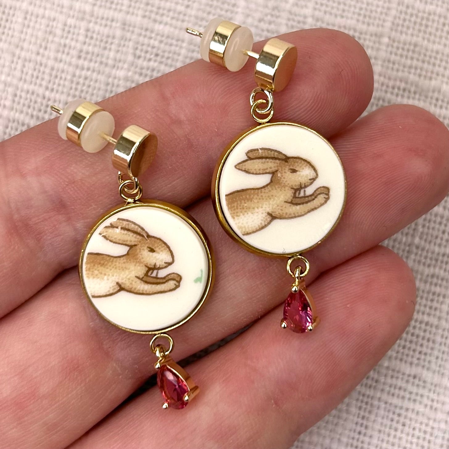 1970’s Royal Doulton ‘Bunnykins’ Stud Dangly Earrings YG Dark Pink M