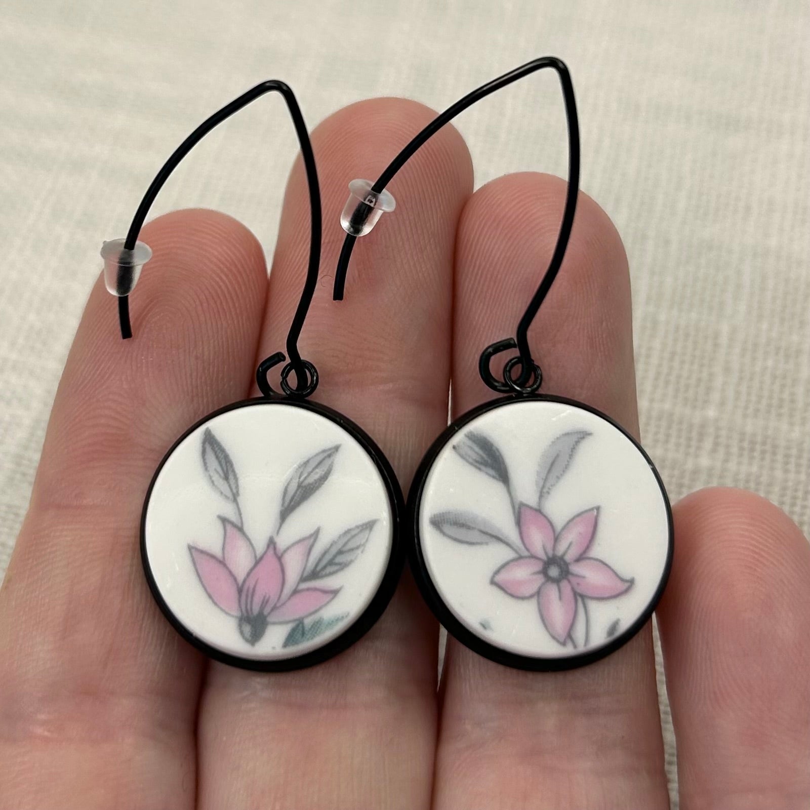 1950’s Duchess China Hooks Dangly Earrings B