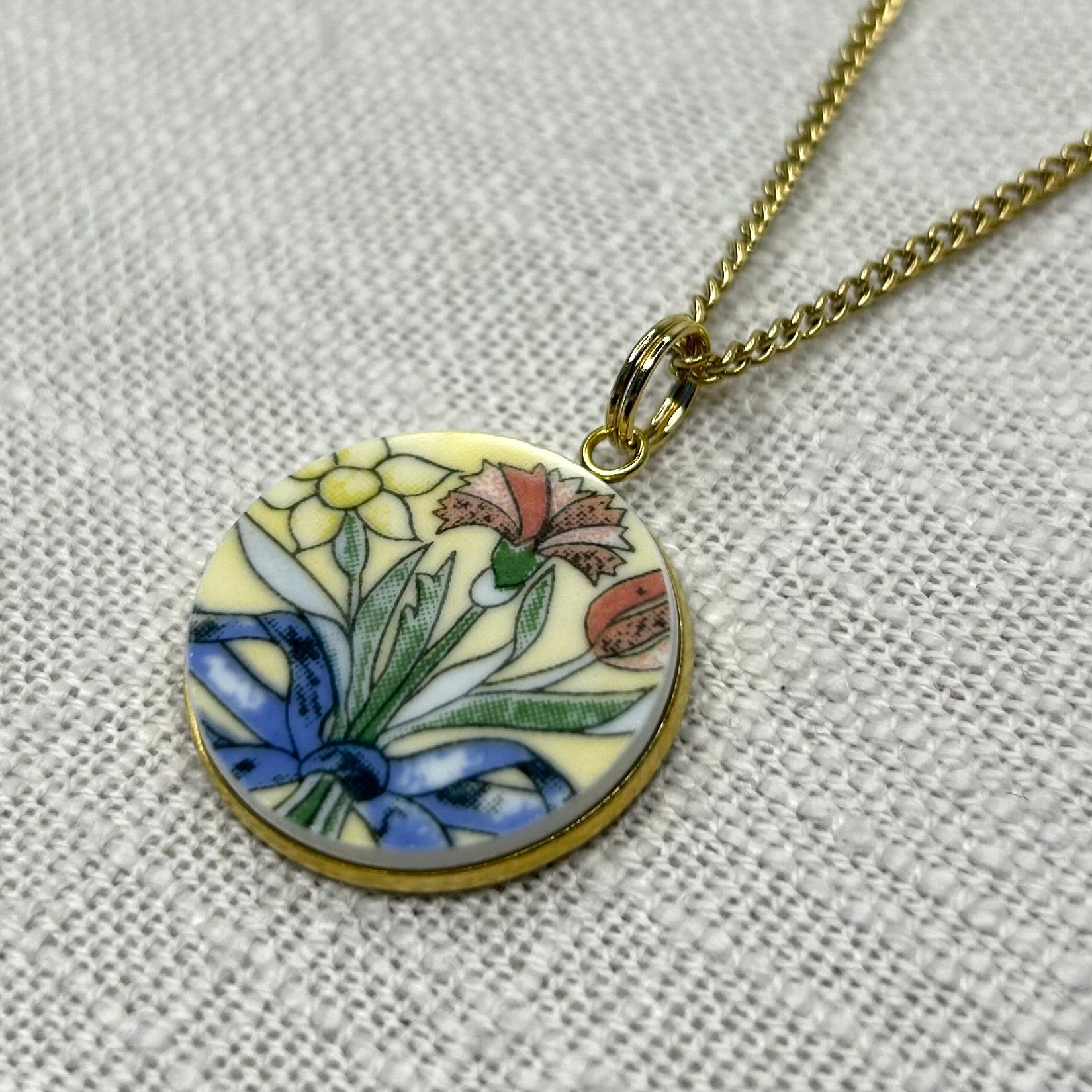 Royal Doulton Pendant Necklace Y