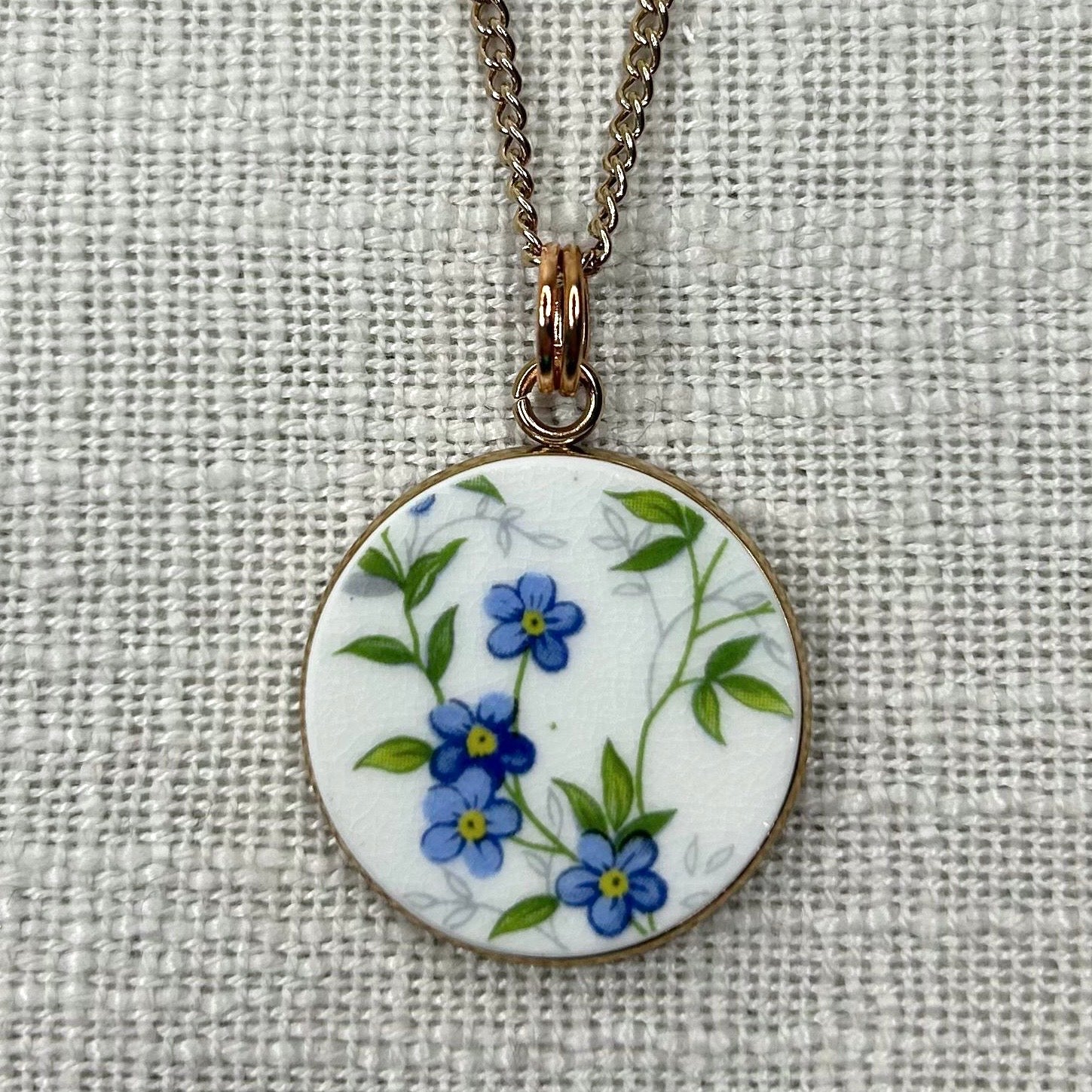 1950’s Queen Anne ‘Sonata’ Pendant Necklace R