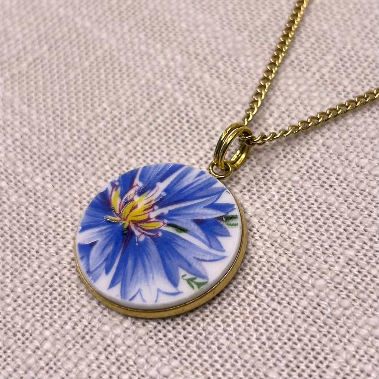 1950’s Royal Standard Pendant Necklace Y