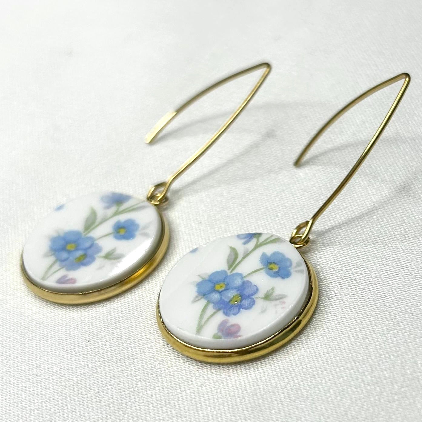 1965 Royal Albert ‘Memory Lane’ Hooks Dangly Earrings Y