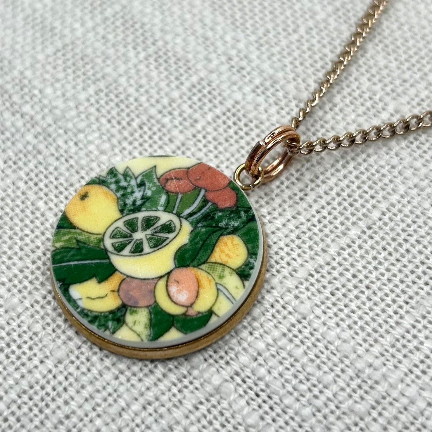 Royal Doulton Pendant Necklace R