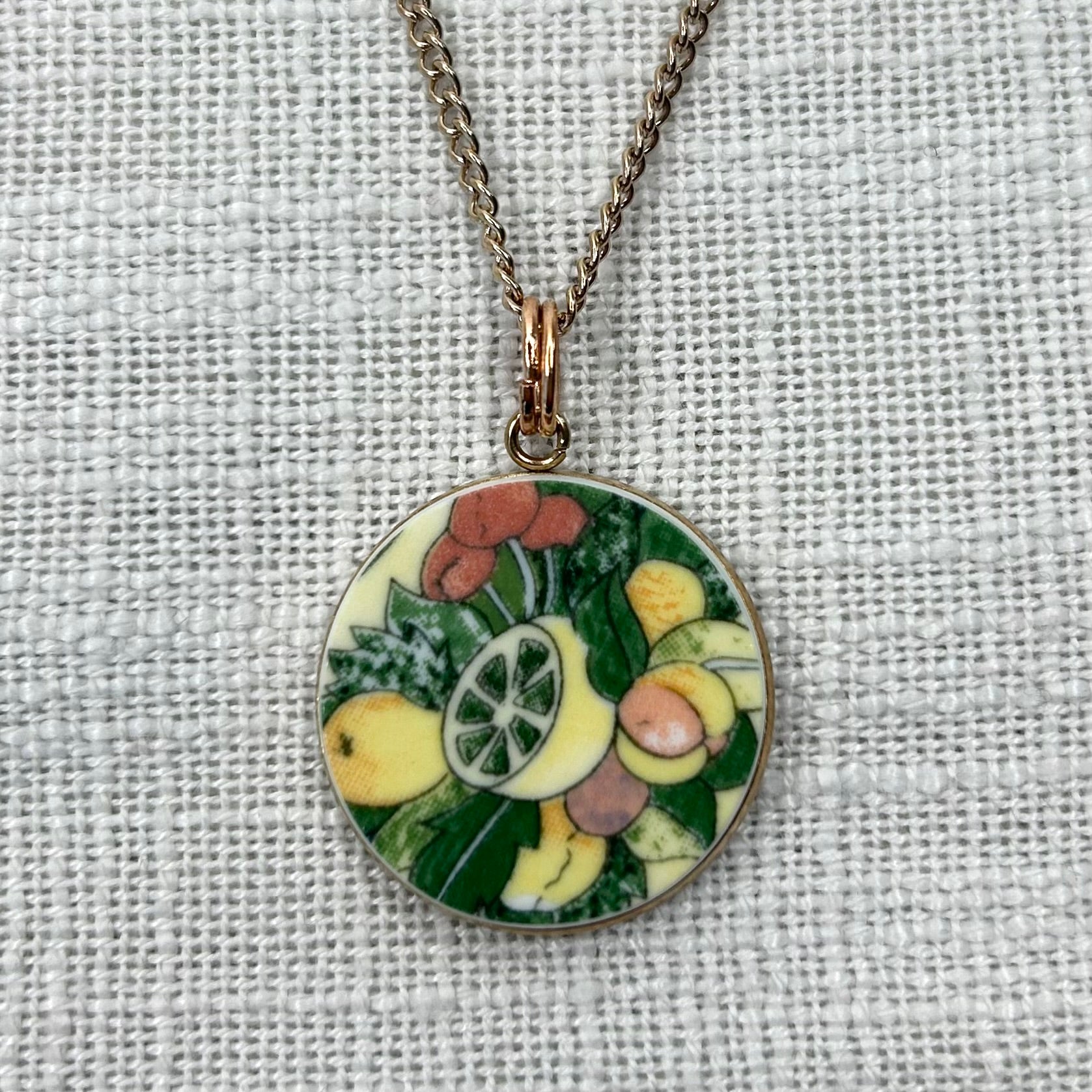 Royal Doulton Pendant Necklace R