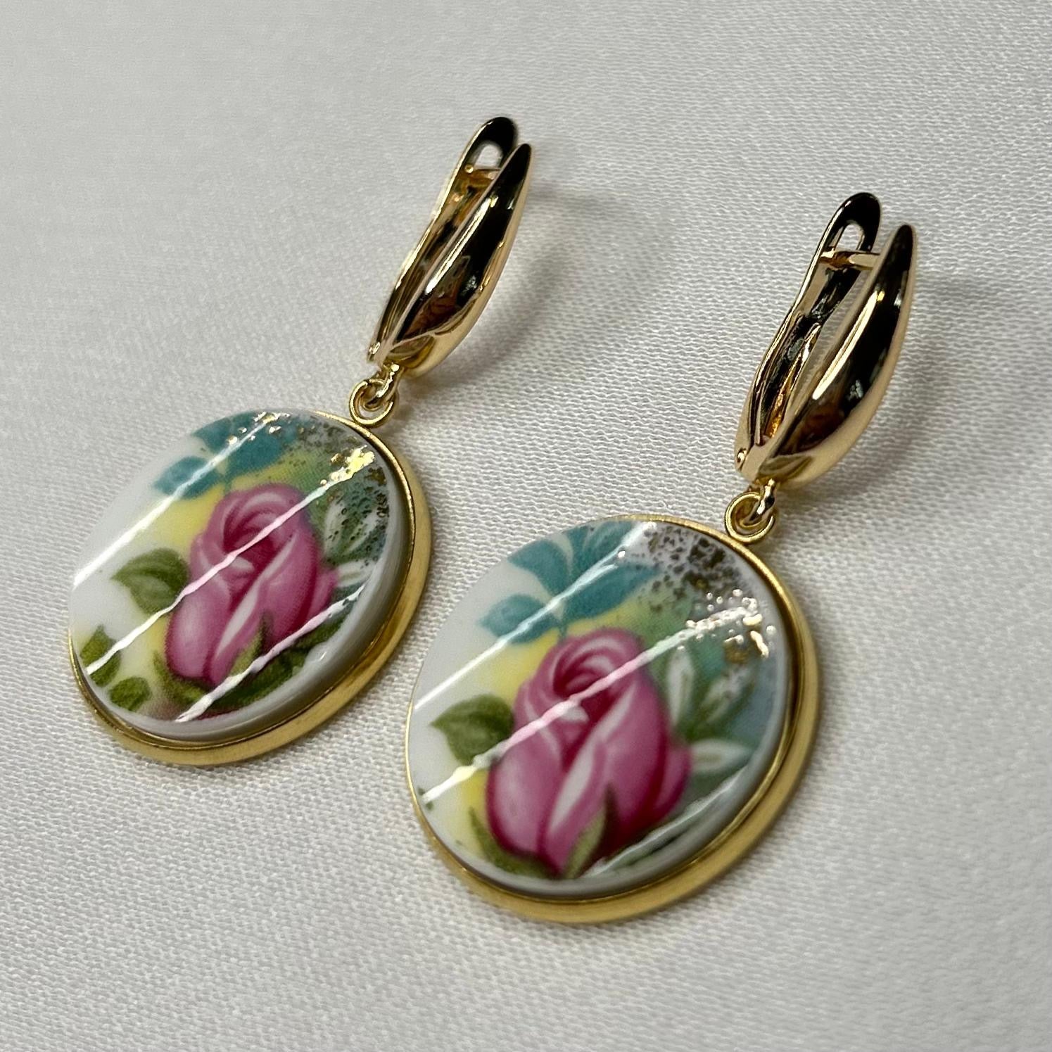 1980’s Royal Albert ‘Celebration’ Leverback Dangly Earrings Y