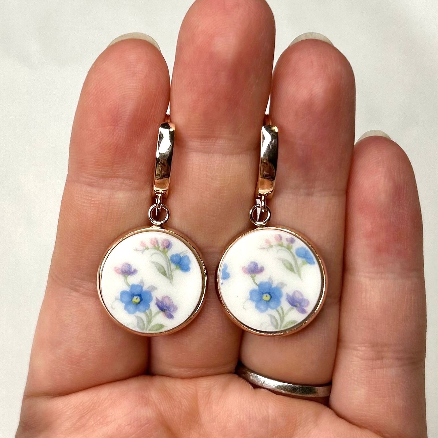 1965 Royal Albert ‘Memory Lane’ Huggies Dangly Earrings R