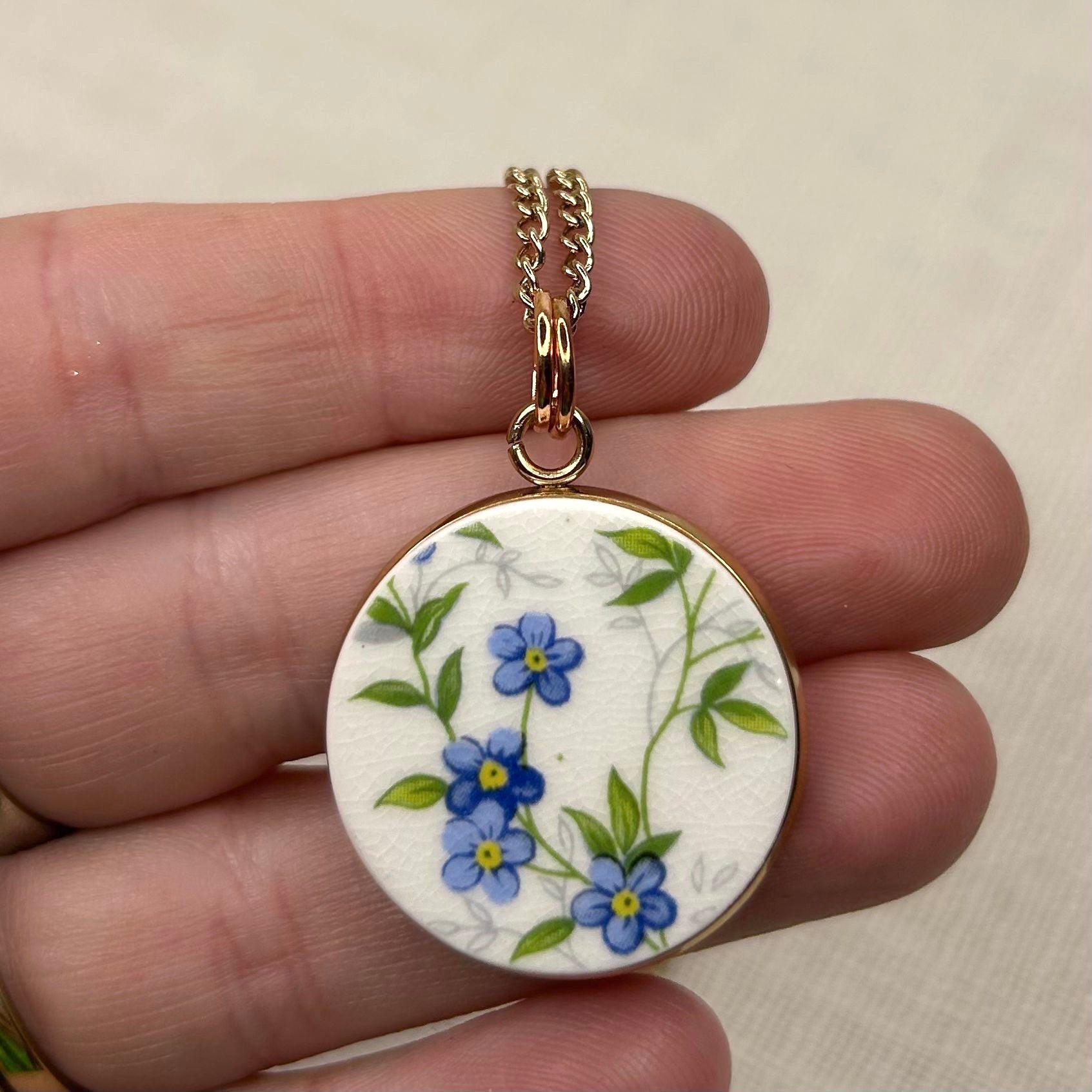 1950’s Queen Anne ‘Sonata’ Pendant Necklace R