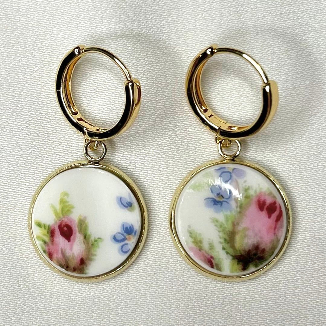 1947 Royal Albert ‘Moss Rose’ Huggies Dangly Earrings Y