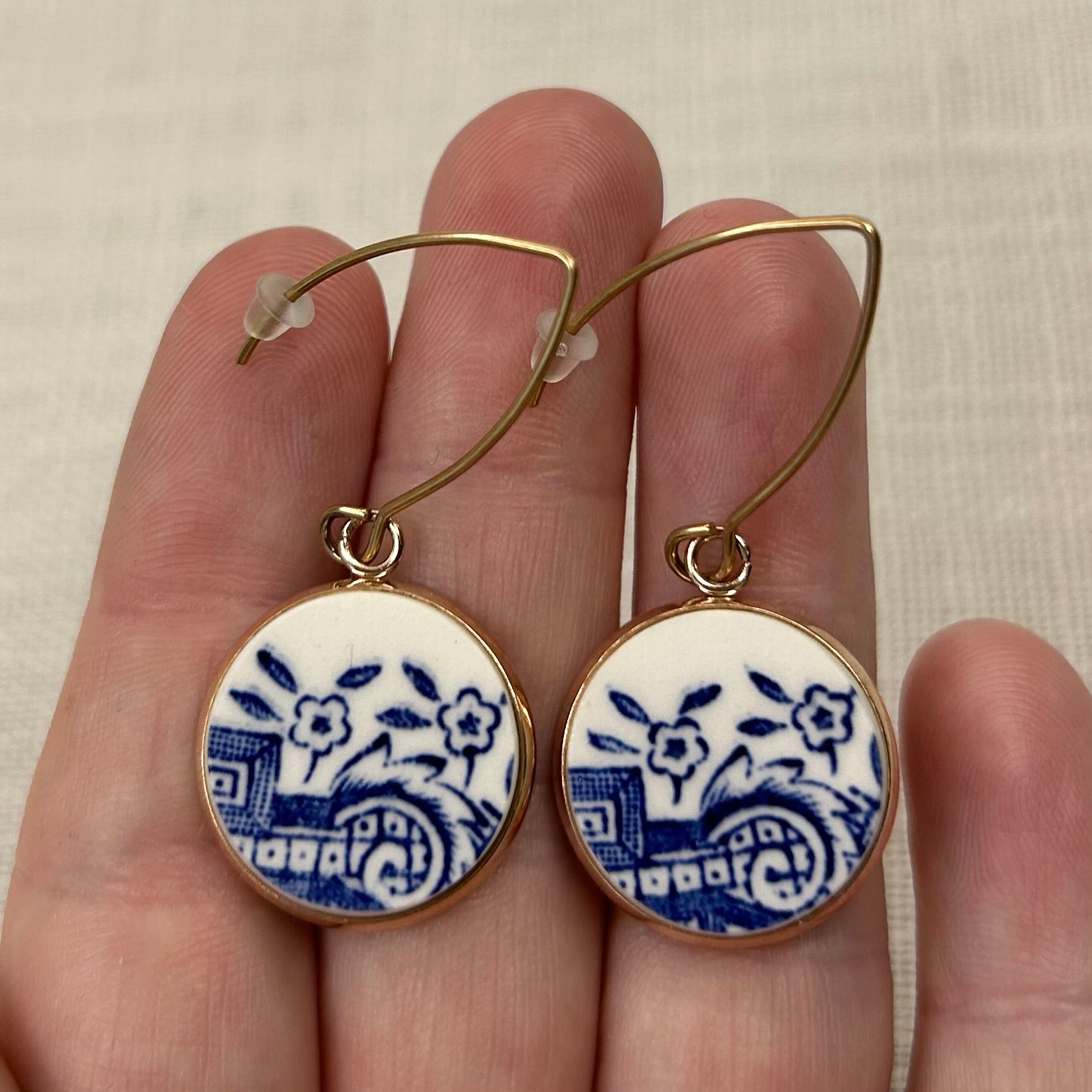 1960’s Churchill Blue Willow Hooks Dangly Earrings R
