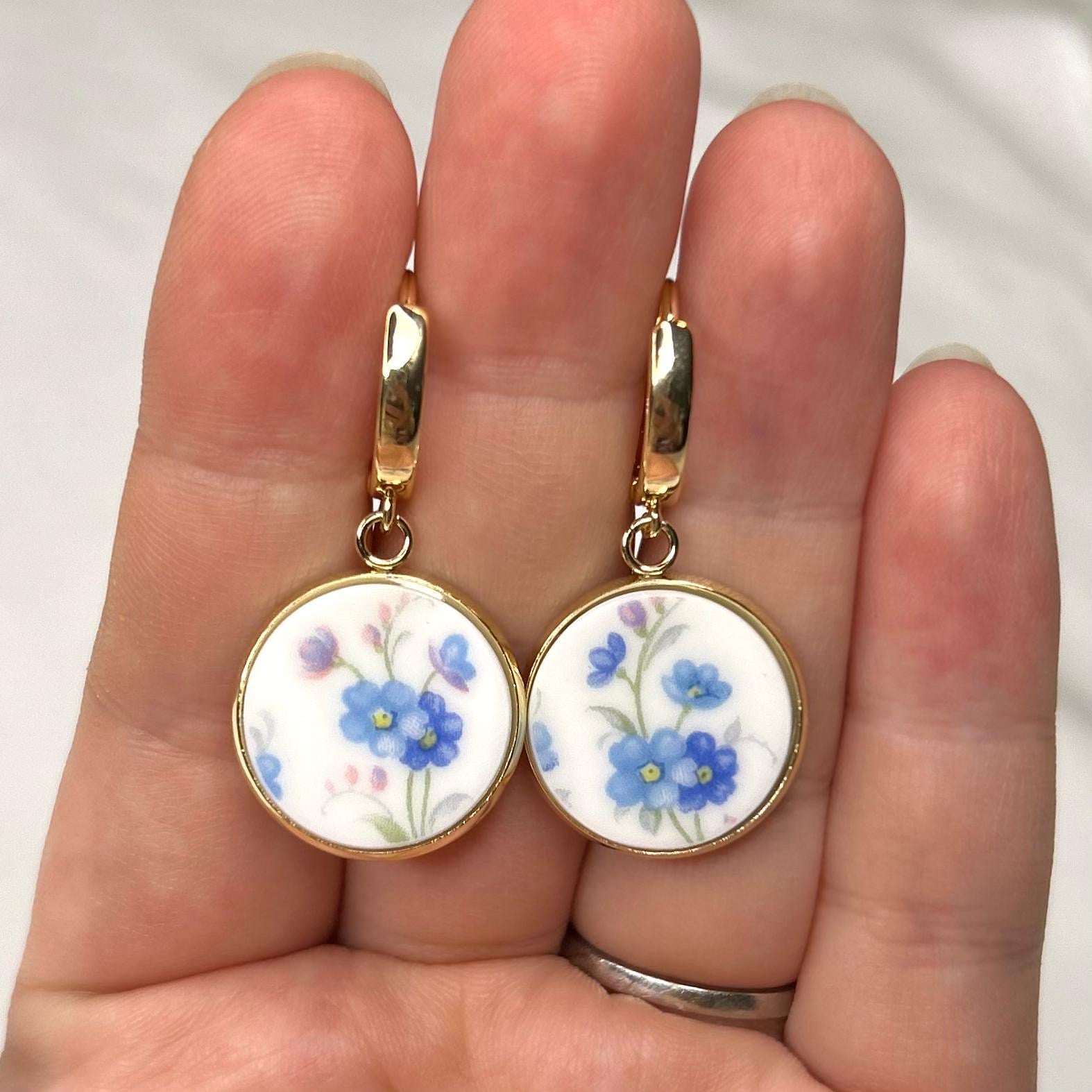 1965 Royal Albert ‘Memory Lane’ Huggies Dangly Earrings Y