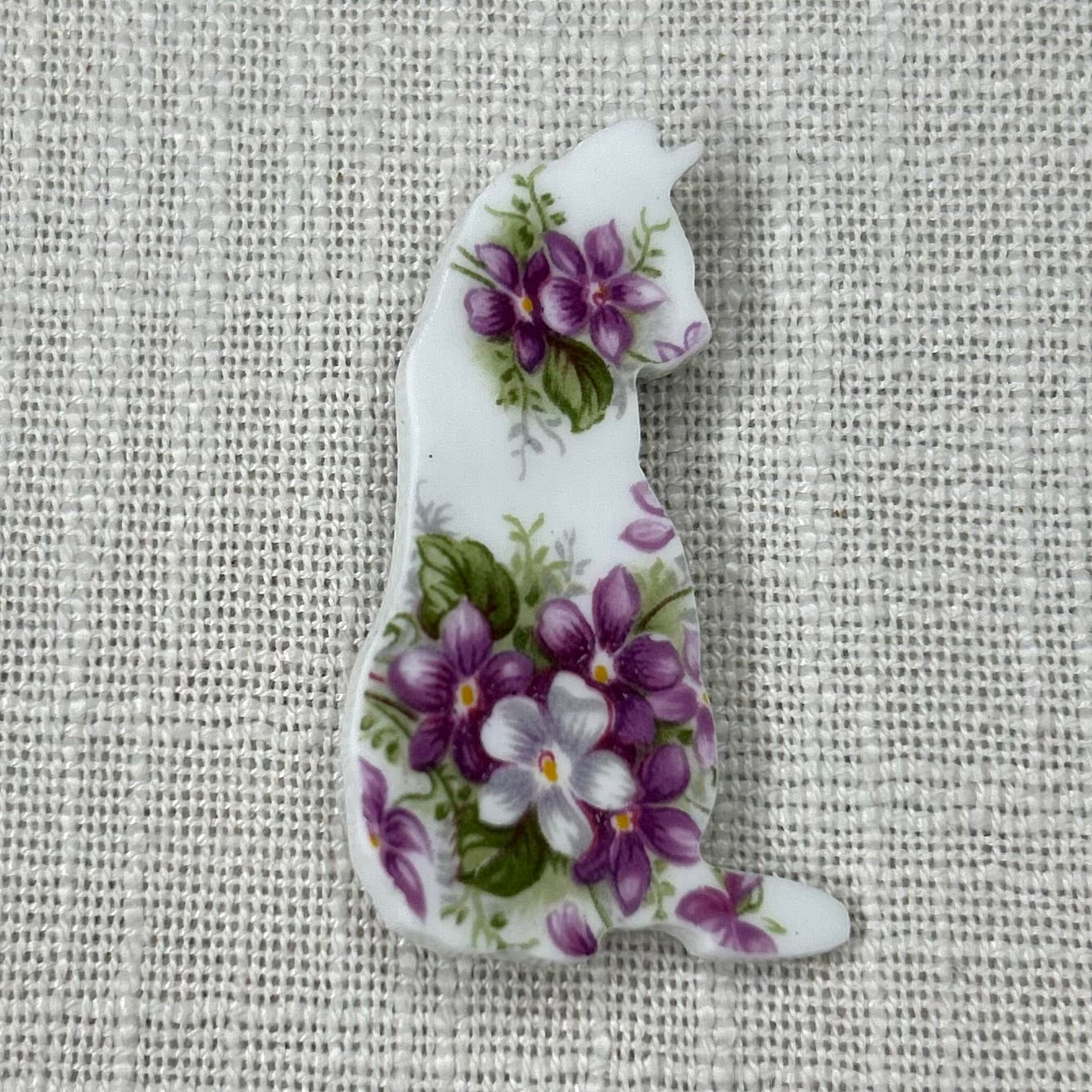 1966 Royal Albert ‘Sweet Violets’ Cat Brooch